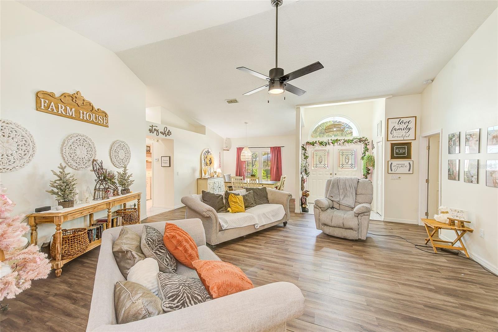 Image 7 of 51 For 30 Lemington Court