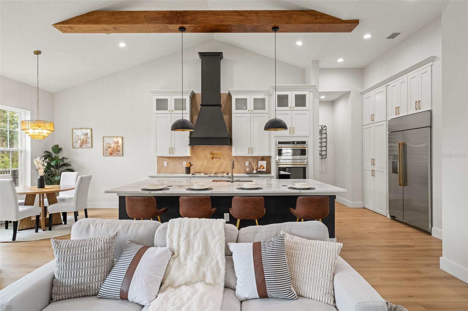 Listing photo id 17 for 4522 Majestic Hills Loop