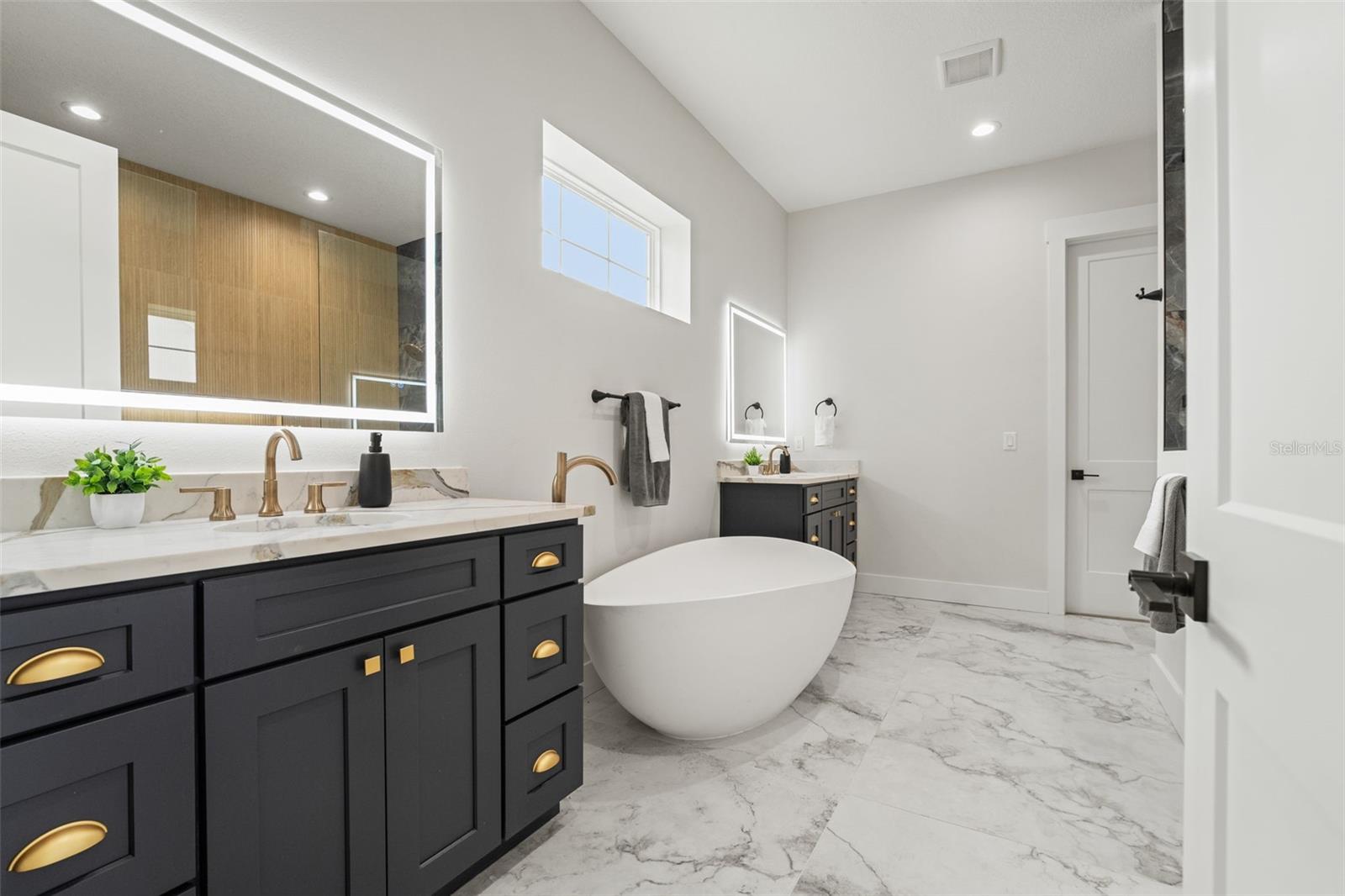 Listing photo id 43 for 4522 Majestic Hills Loop