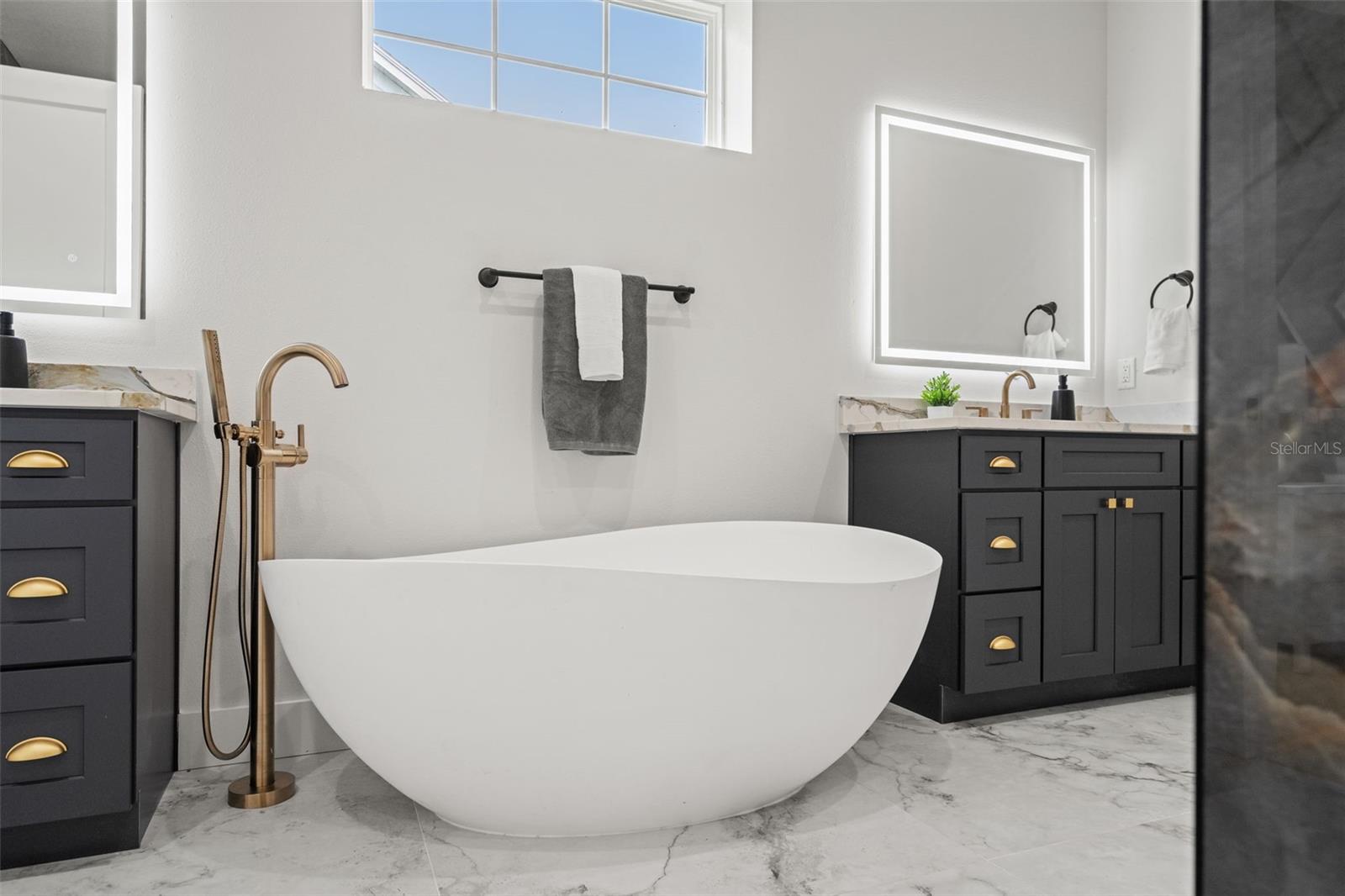 Listing photo id 48 for 4522 Majestic Hills Loop