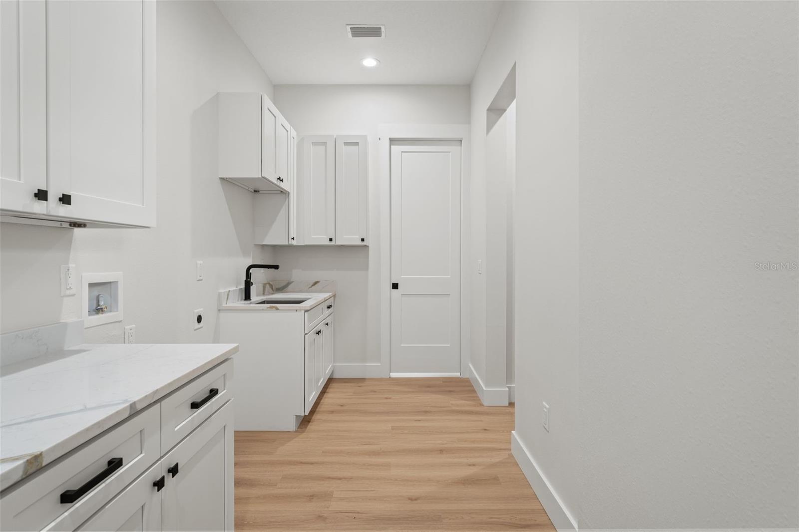 Listing photo id 53 for 4522 Majestic Hills Loop