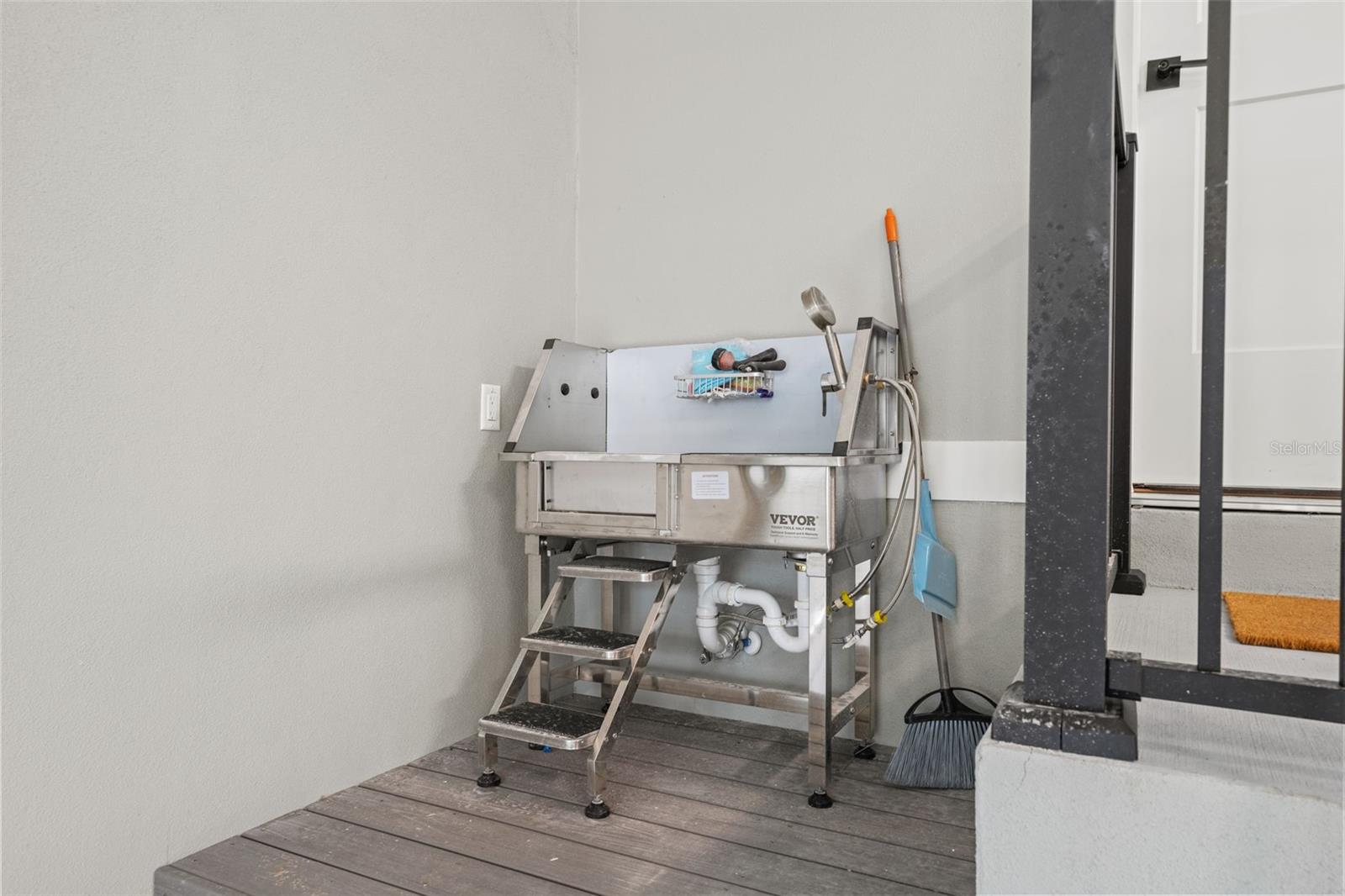 Listing photo id 81 for 4522 Majestic Hills Loop