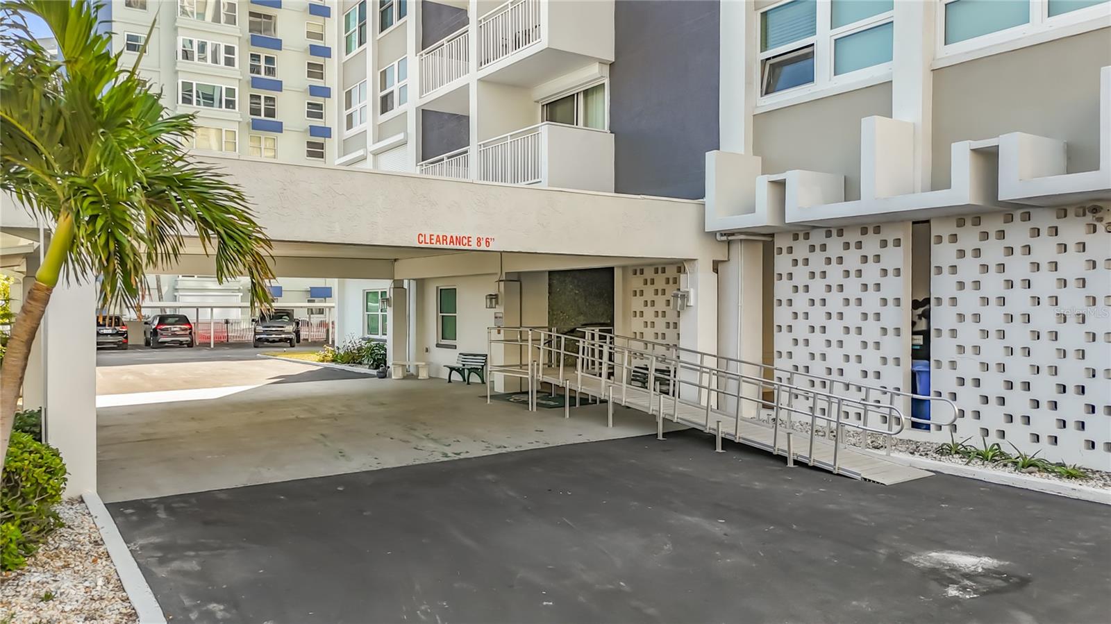 Image 11 of 73 For 17408 Gulf Blvd  1302