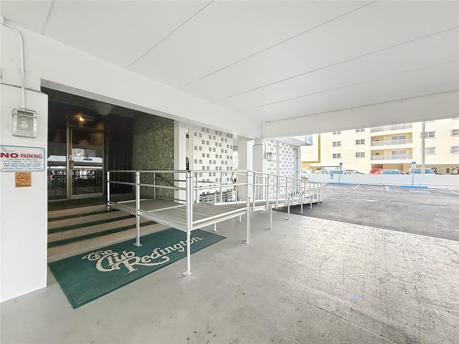 Image 12 of 73 For 17408 Gulf Blvd  1302