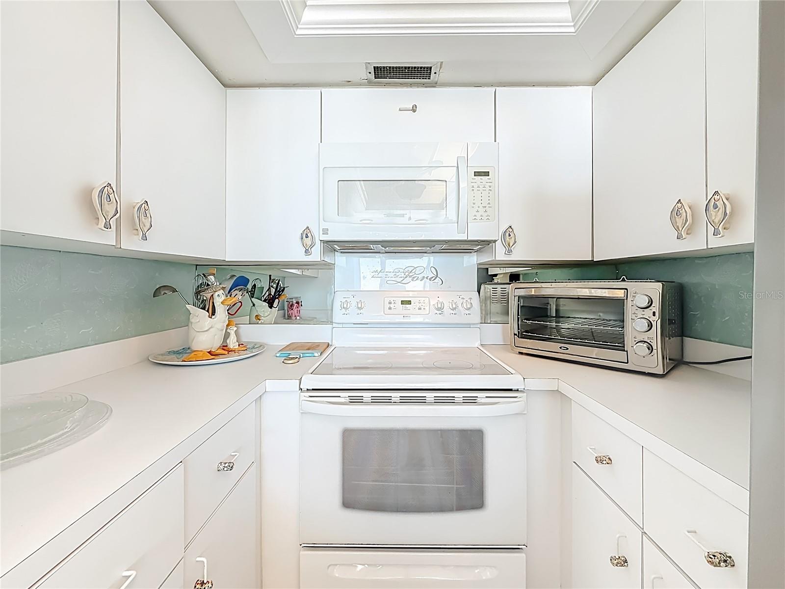 Image 21 of 73 For 17408 Gulf Blvd  1302