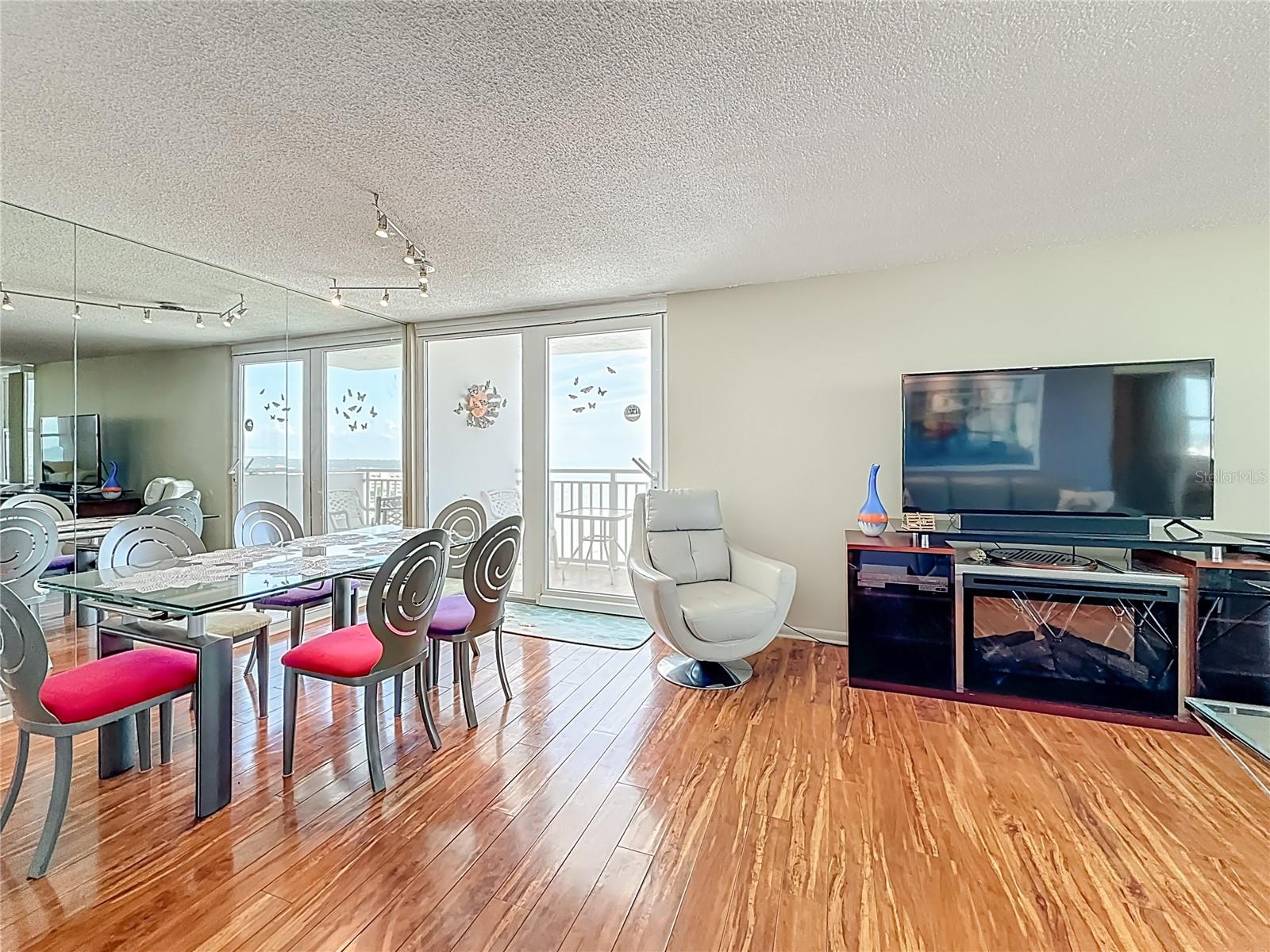 Image 23 of 73 For 17408 Gulf Blvd  1302