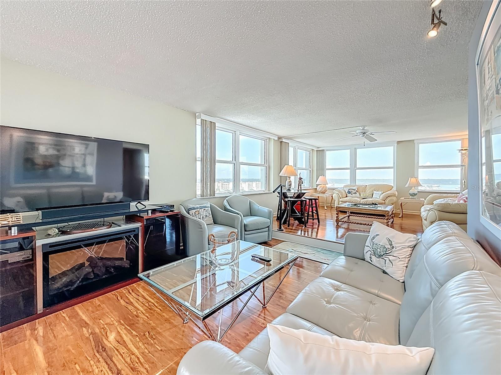 Image 30 of 73 For 17408 Gulf Blvd  1302