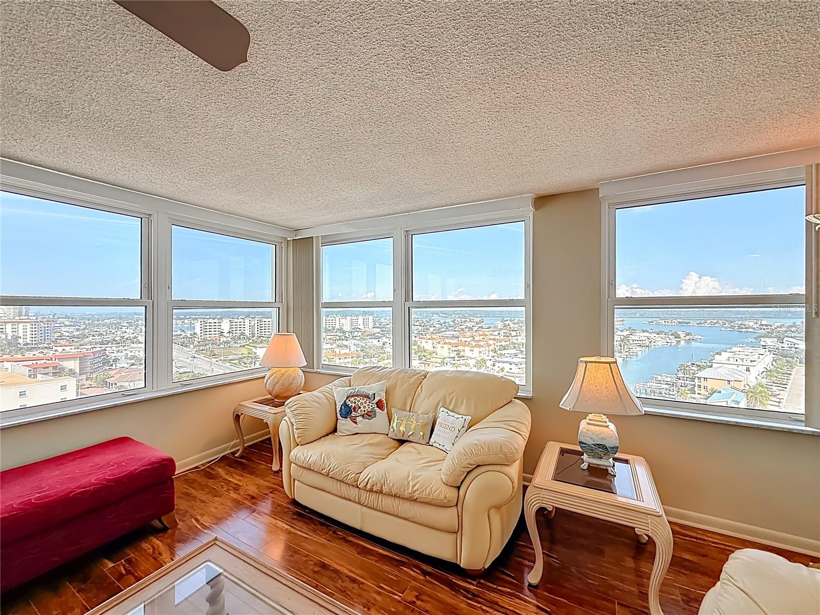 Image 36 of 73 For 17408 Gulf Blvd  1302