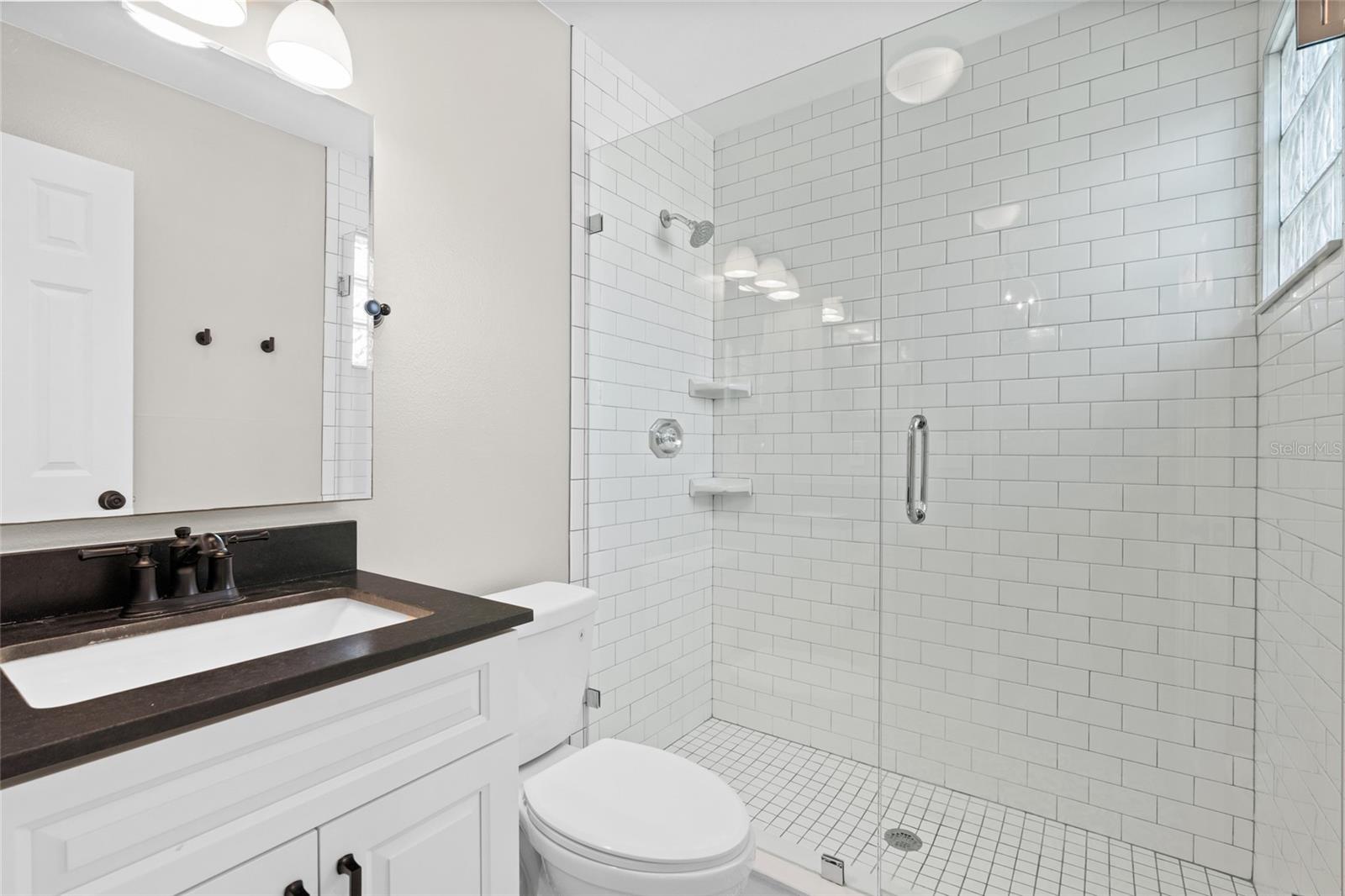 Image 19 of 27 For 3002 Cleveland Street B12