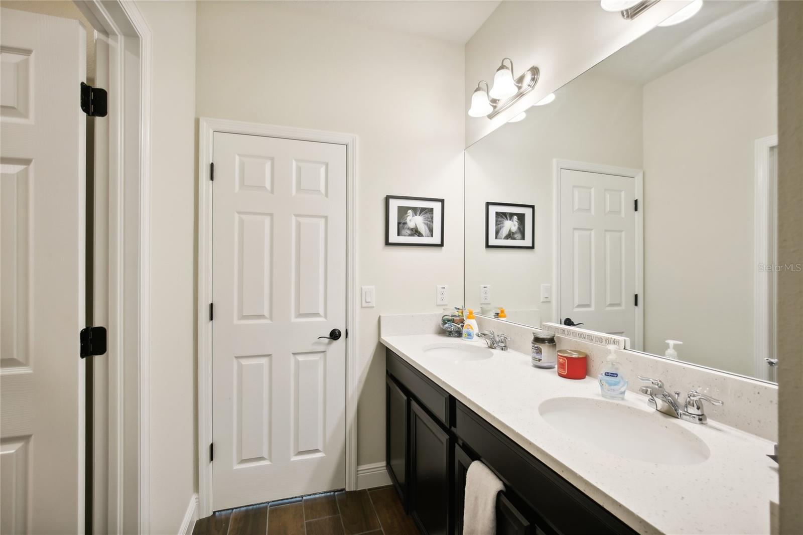 Image 24 of 49 For 6240 Sea Air Drive