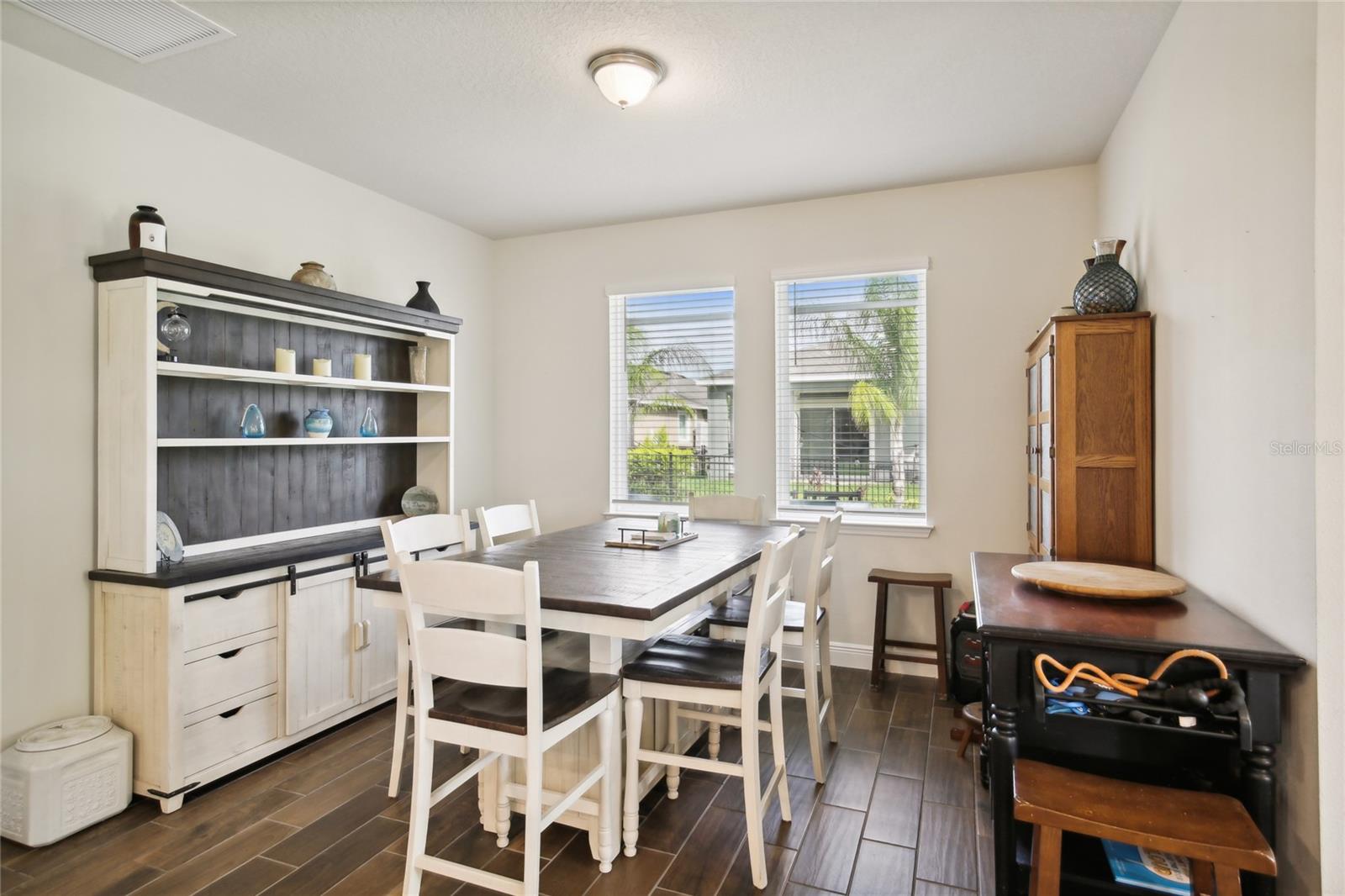 Image 7 of 49 For 6240 Sea Air Drive