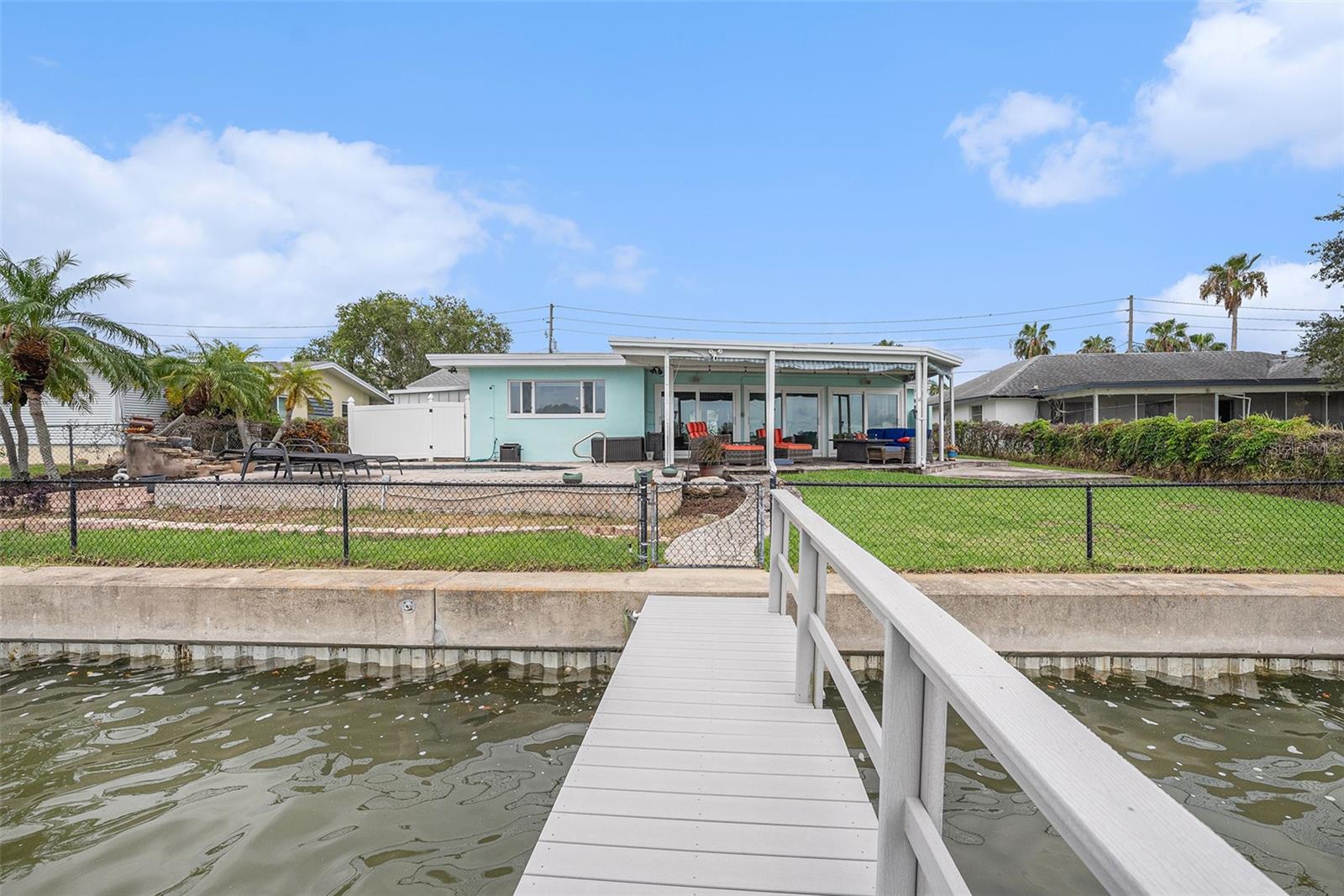 Listing photo id 33 for 5694 Oakhurst Drive