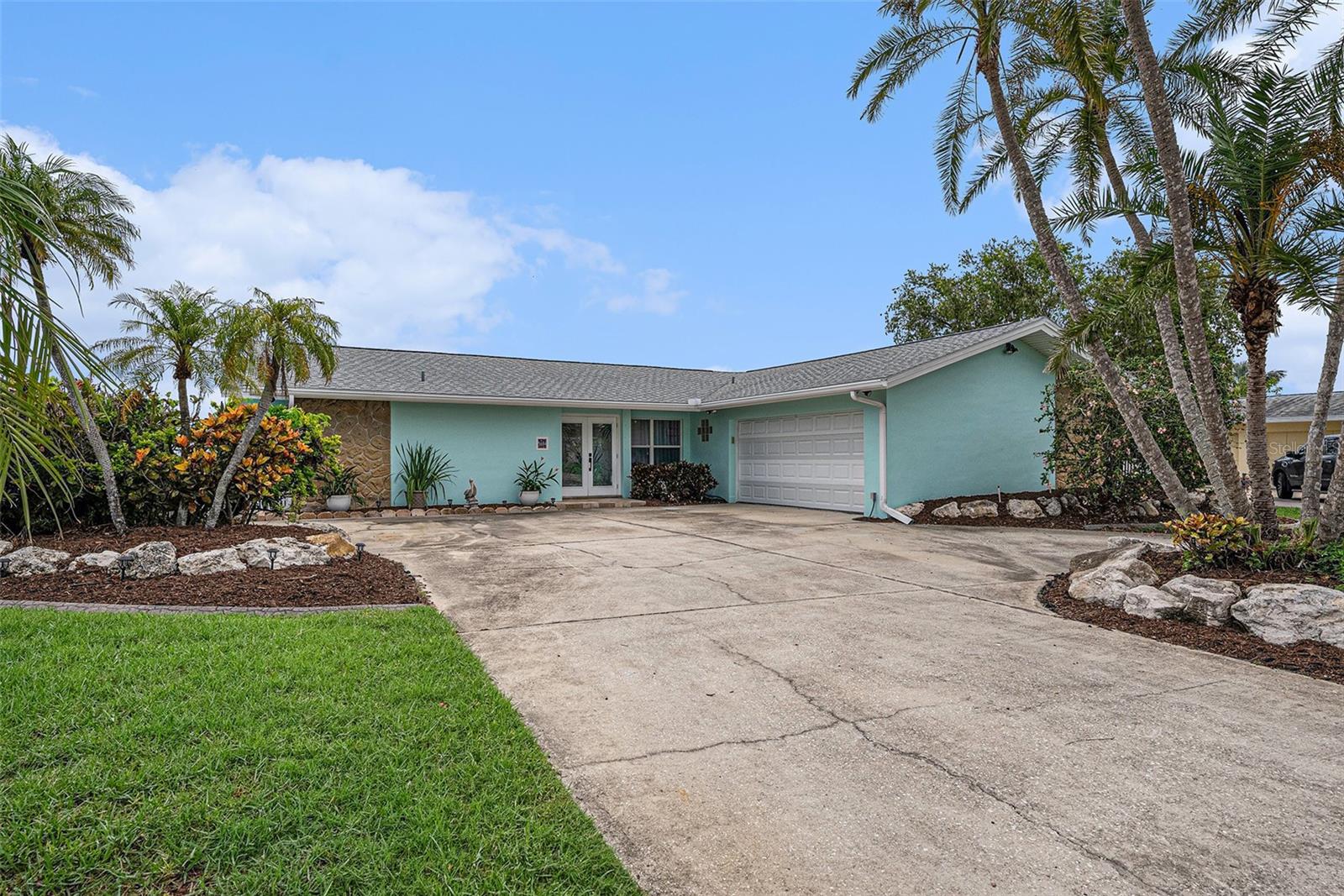 Listing photo id 36 for 5694 Oakhurst Drive