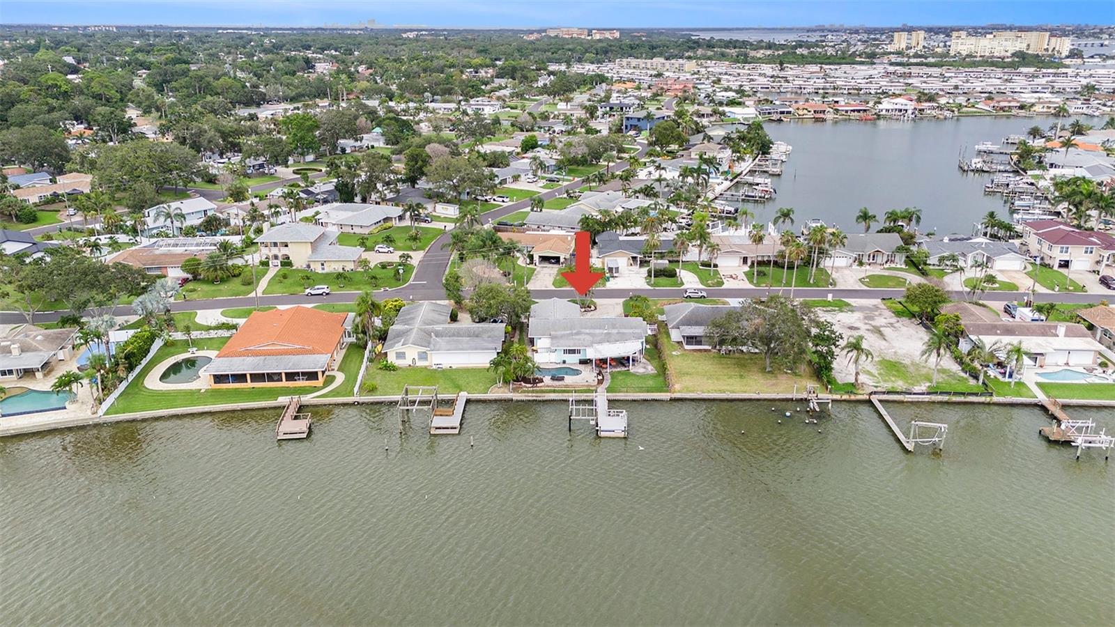 Listing photo id 39 for 5694 Oakhurst Drive