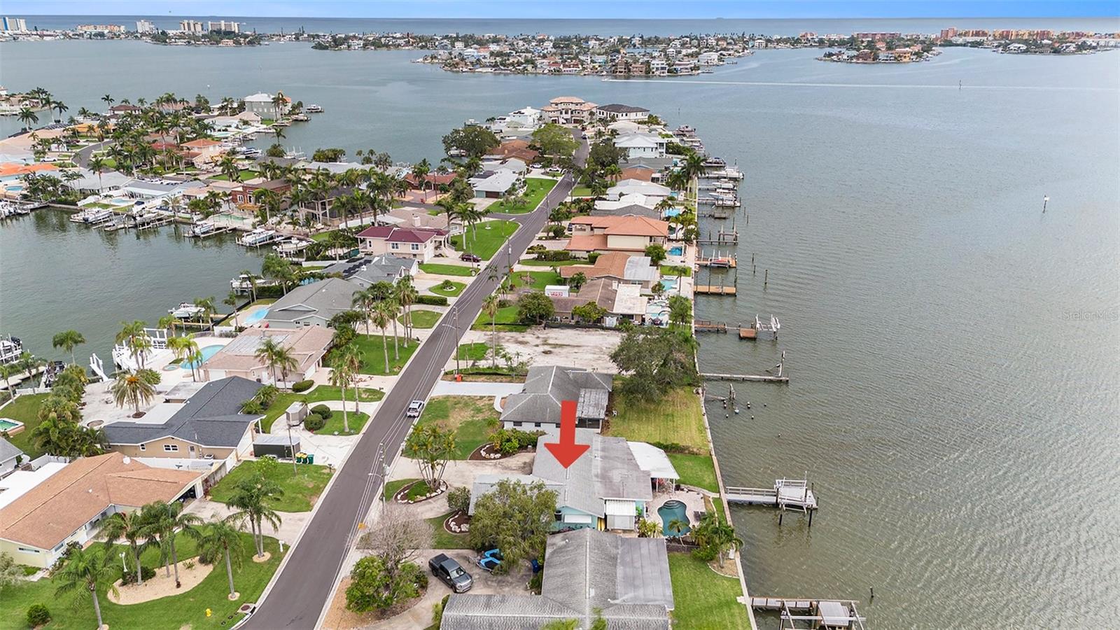 Listing photo id 42 for 5694 Oakhurst Drive