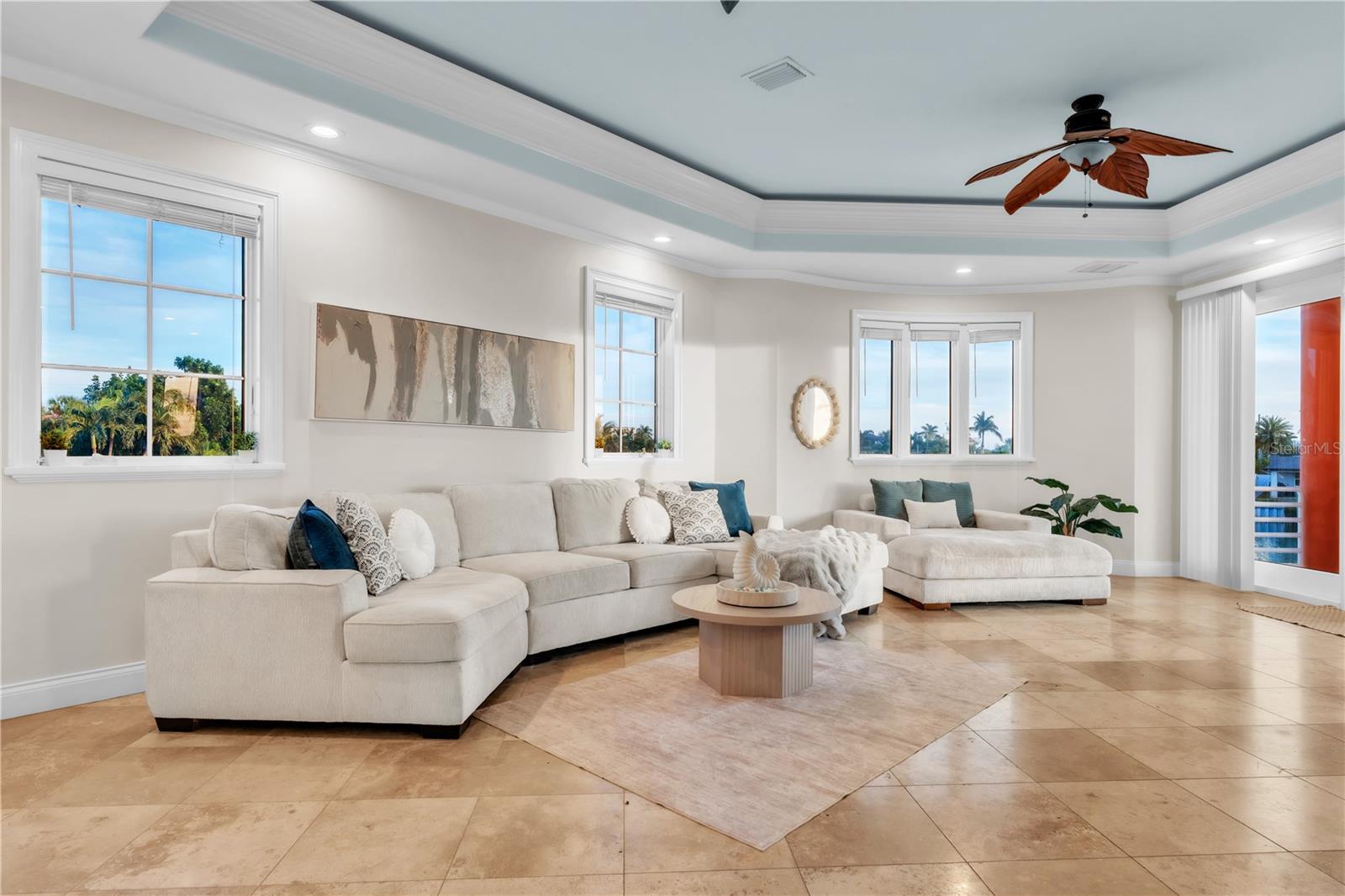 Listing photo id 11 for 7924 3rd Avenue S