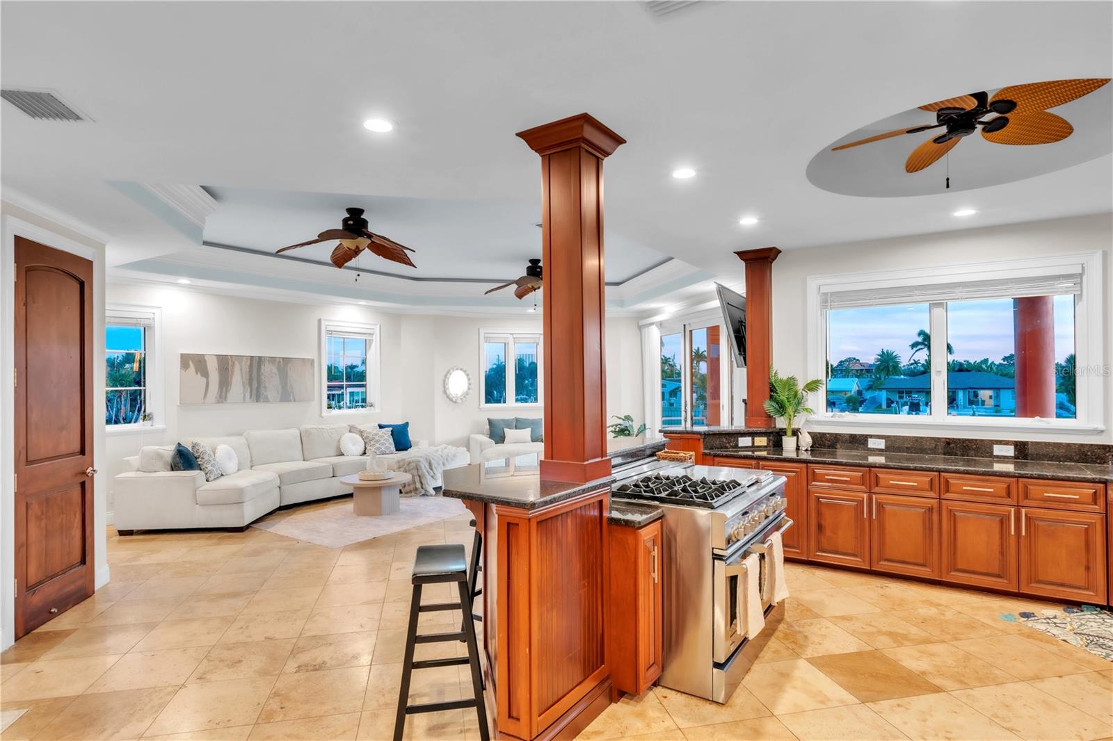 Listing photo id 17 for 7924 3rd Avenue S