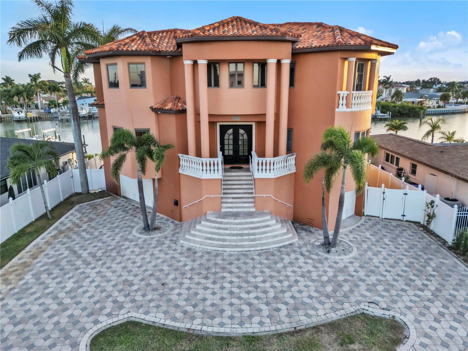 Listing photo id 0 for 7924 3rd Avenue S