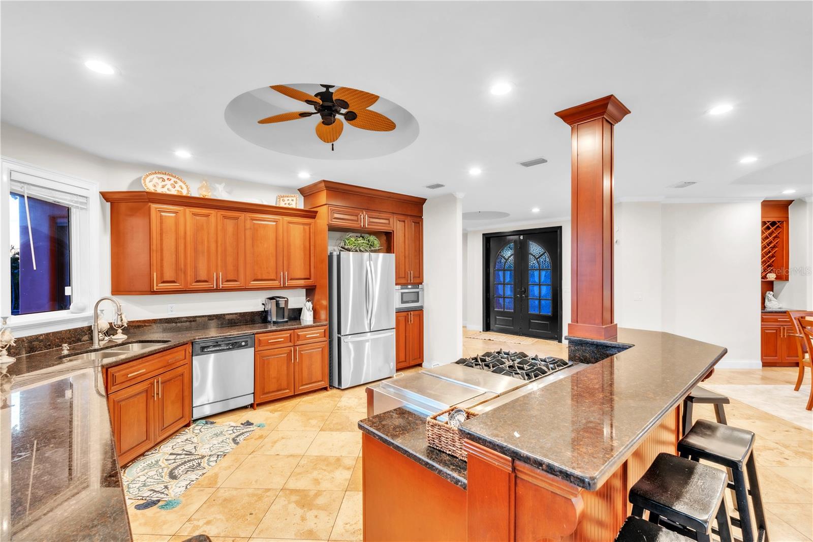 Listing photo id 21 for 7924 3rd Avenue S