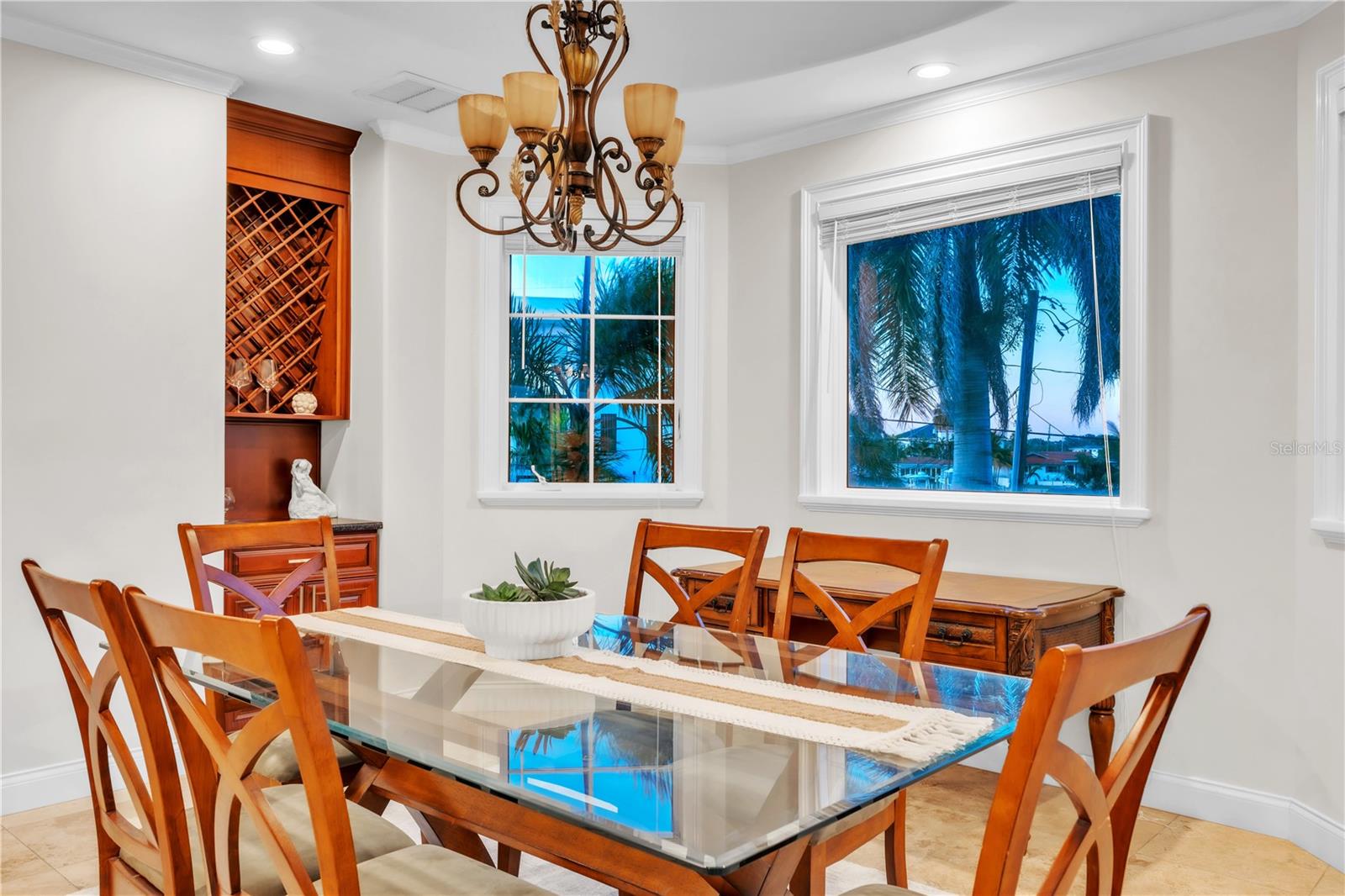 Listing photo id 23 for 7924 3rd Avenue S