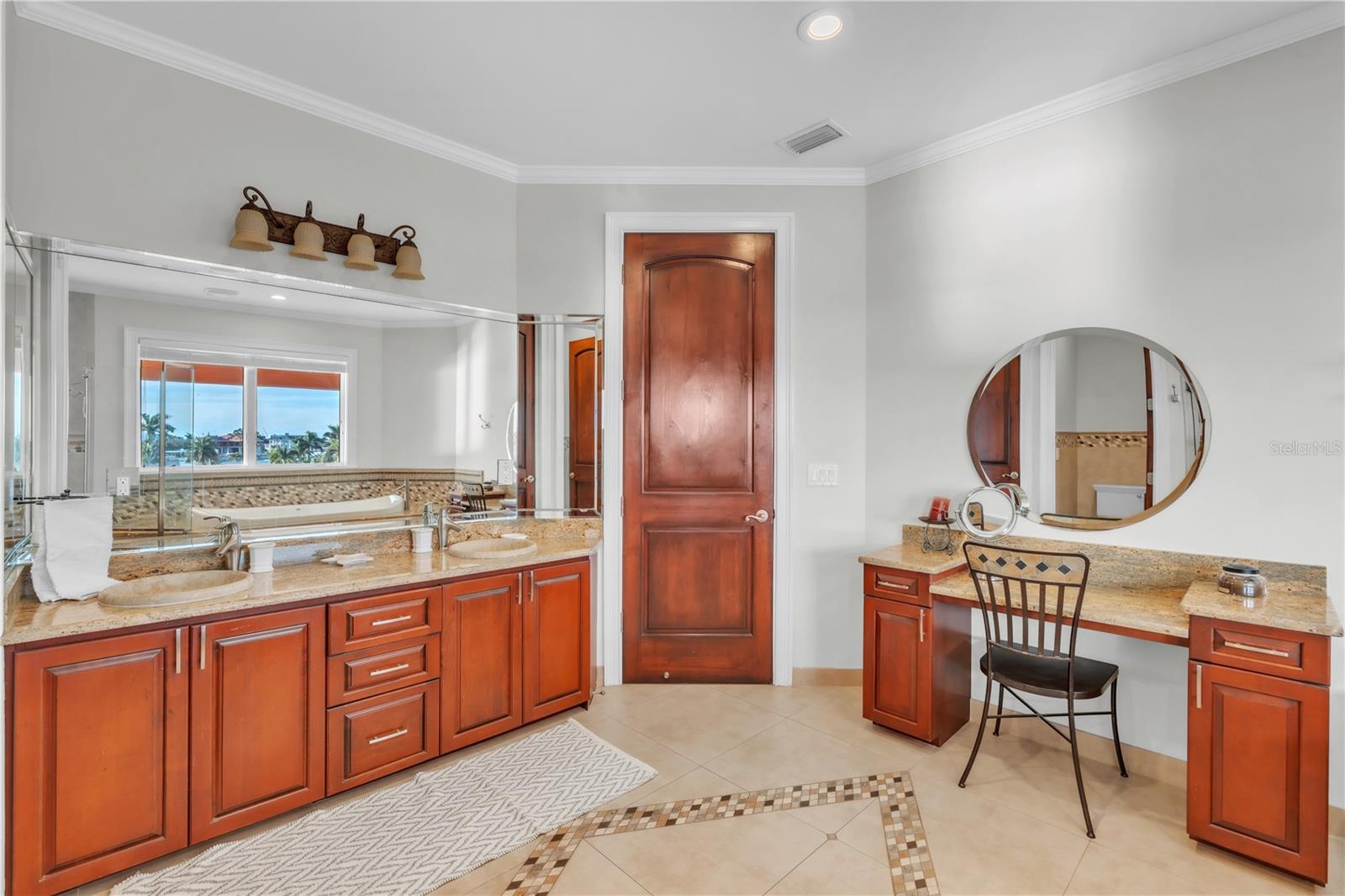 Listing photo id 32 for 7924 3rd Avenue S