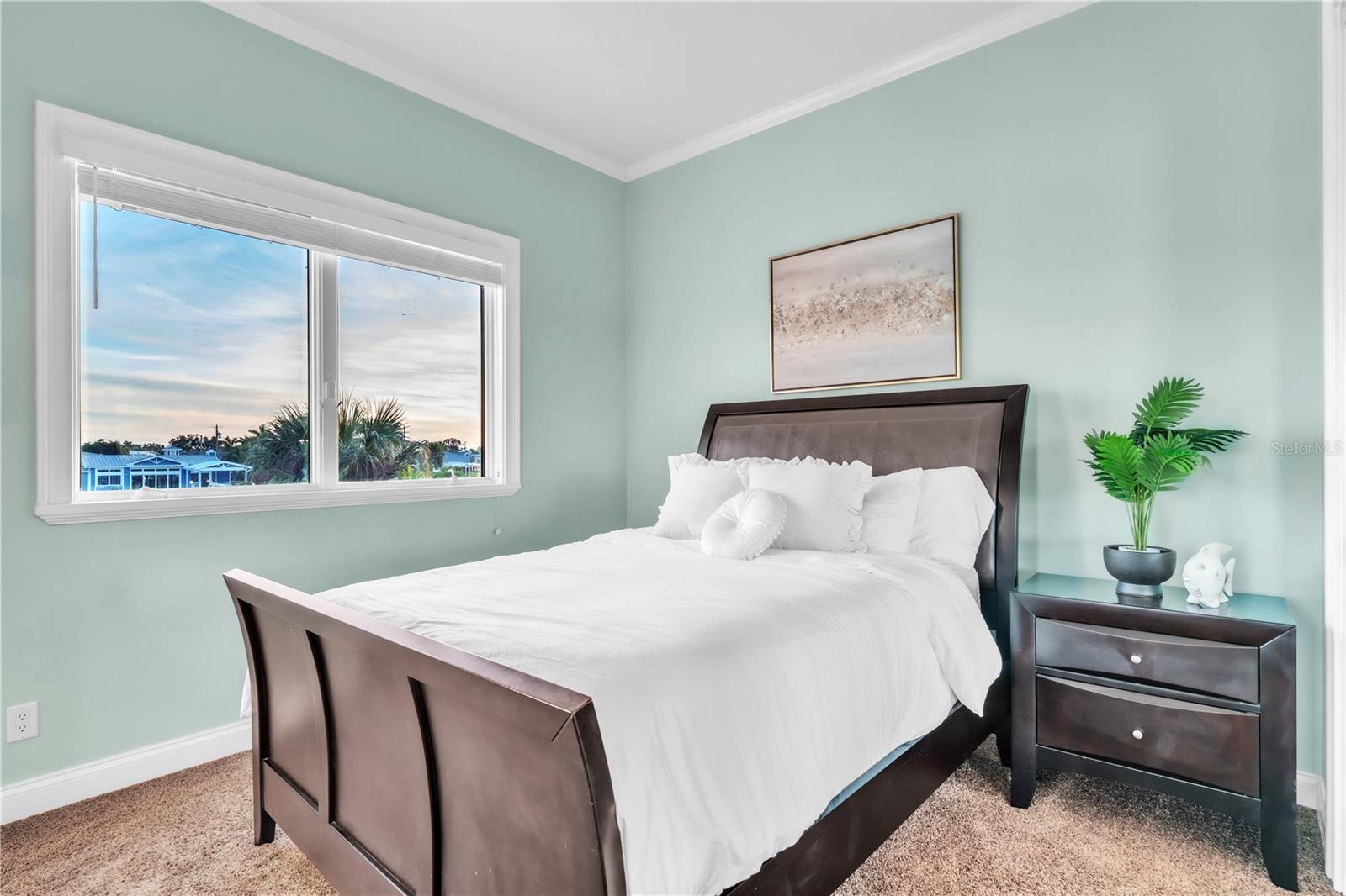 Listing photo id 38 for 7924 3rd Avenue S