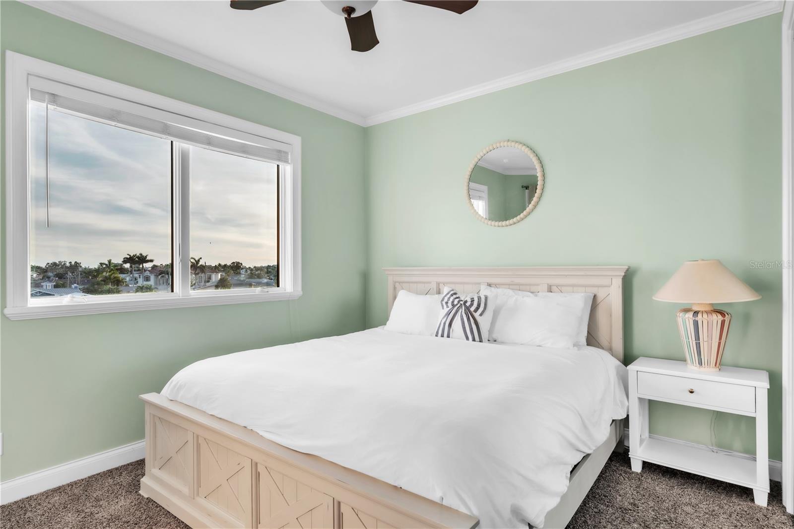 Listing photo id 41 for 7924 3rd Avenue S