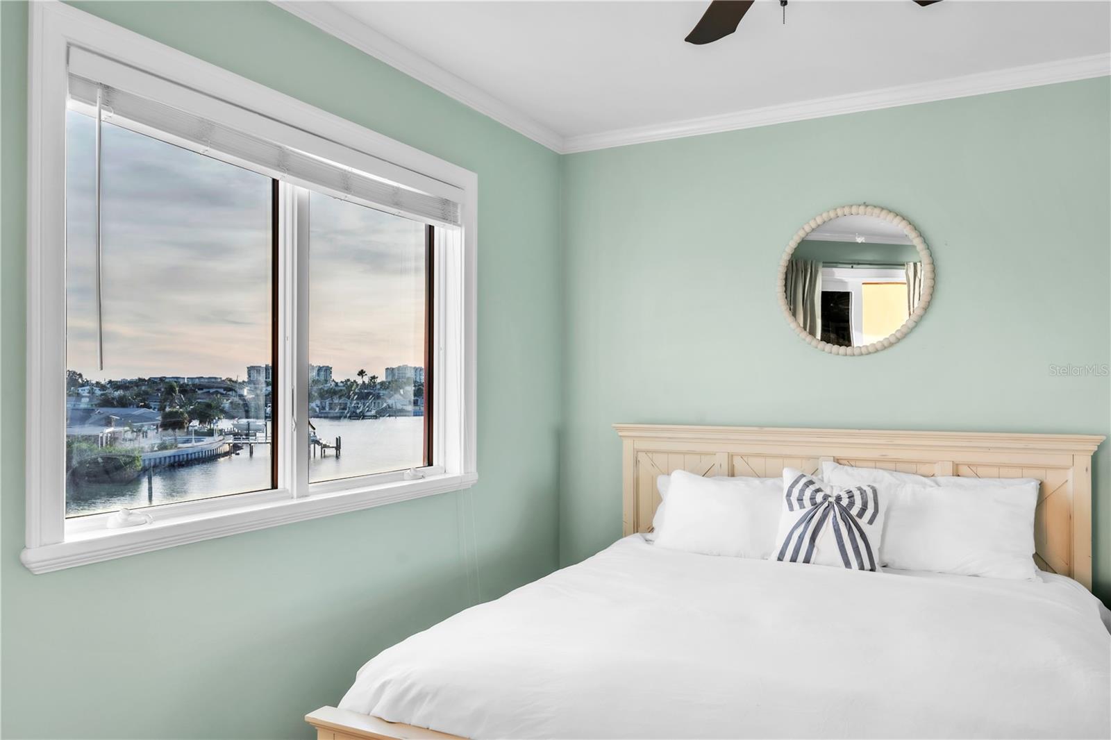 Listing photo id 42 for 7924 3rd Avenue S