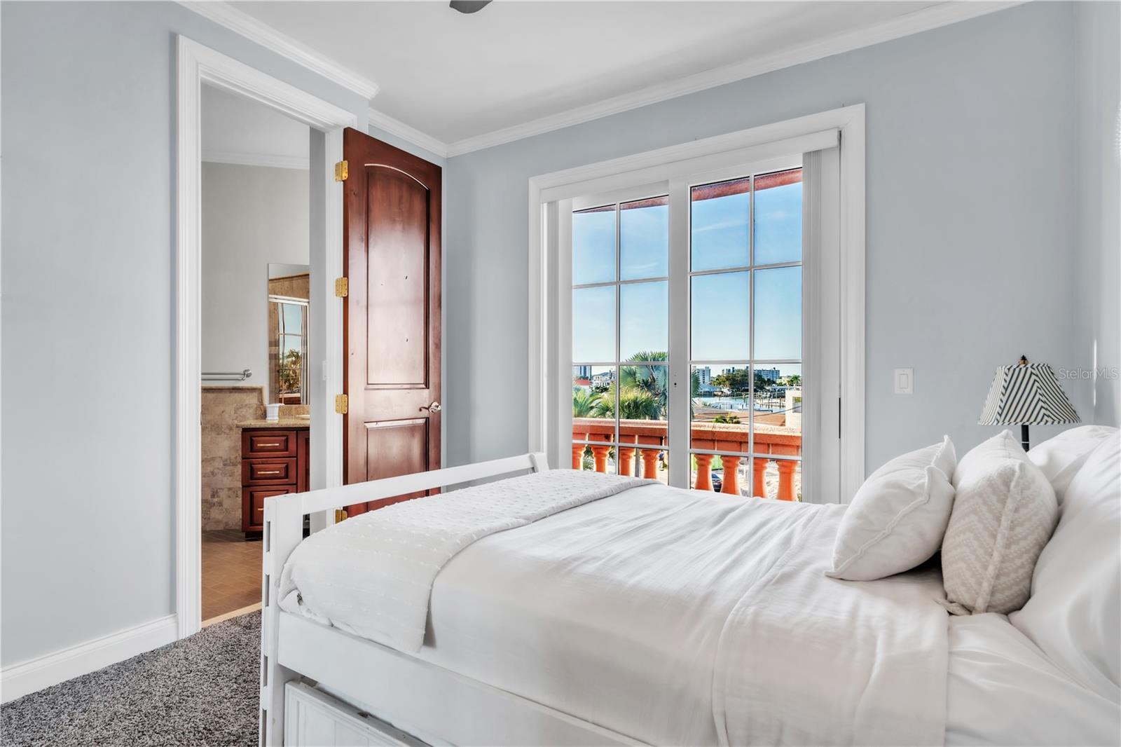 Listing photo id 47 for 7924 3rd Avenue S