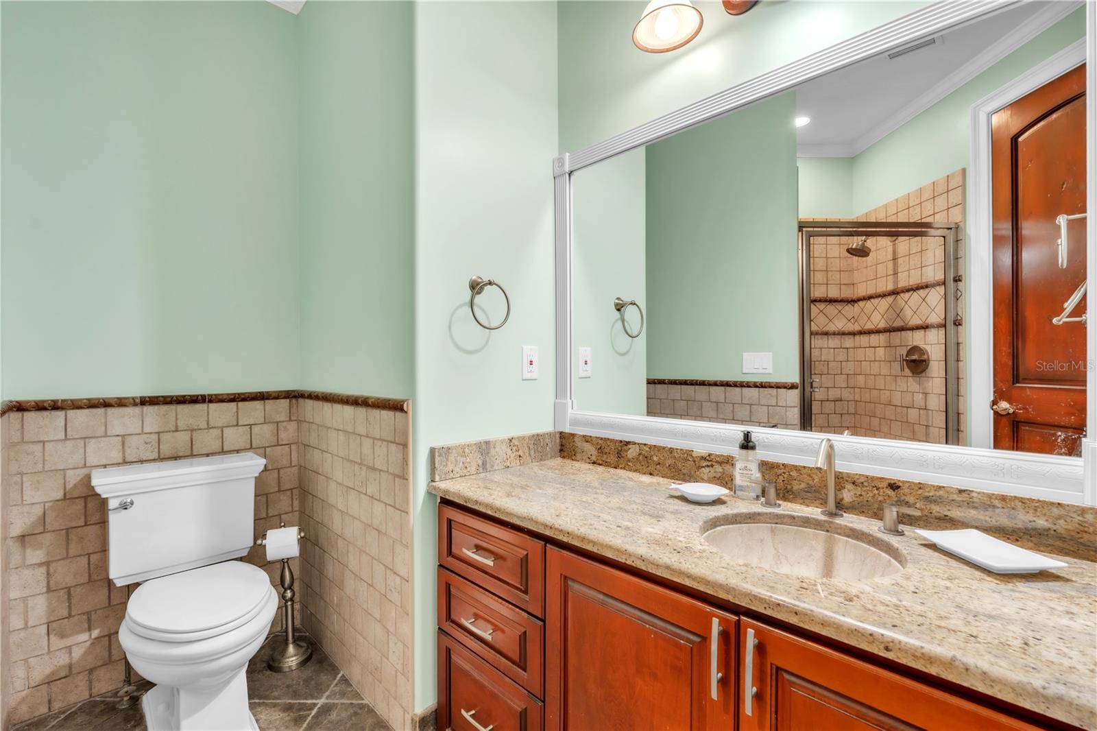 Listing photo id 49 for 7924 3rd Avenue S