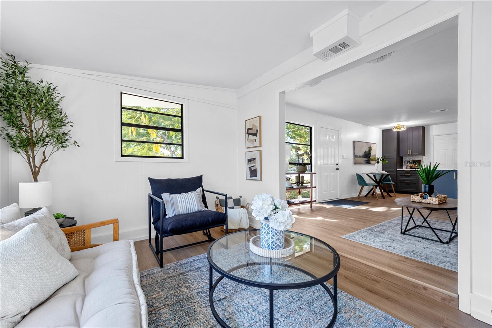 Image 16 of 37 For 4735 Wisconsin Avenue