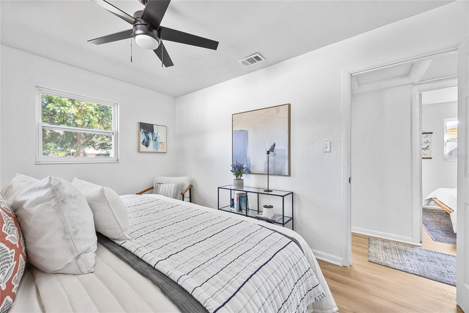 Image 18 of 37 For 4735 Wisconsin Avenue