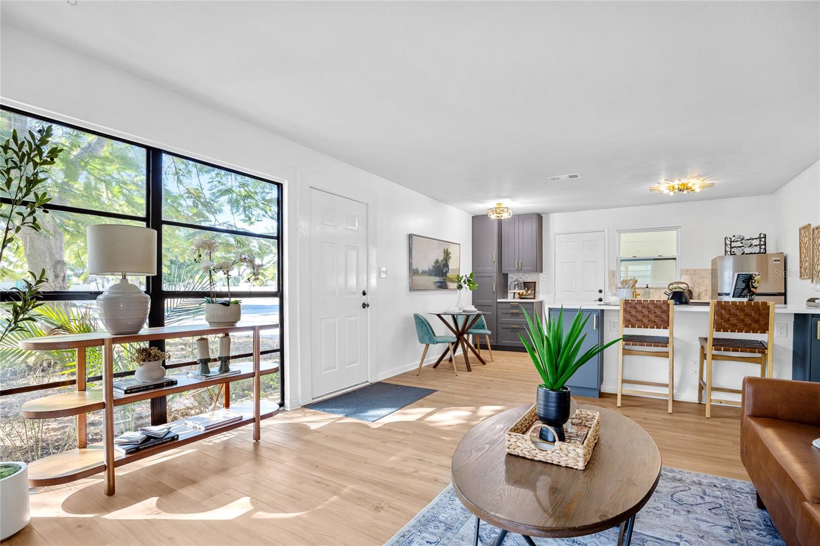 Image 6 of 37 For 4735 Wisconsin Avenue