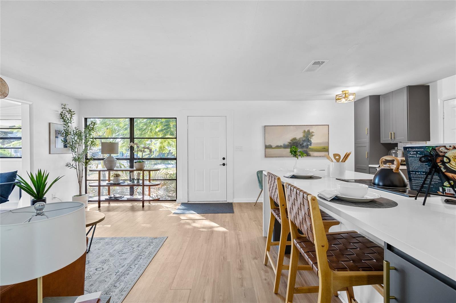 Image 7 of 37 For 4735 Wisconsin Avenue