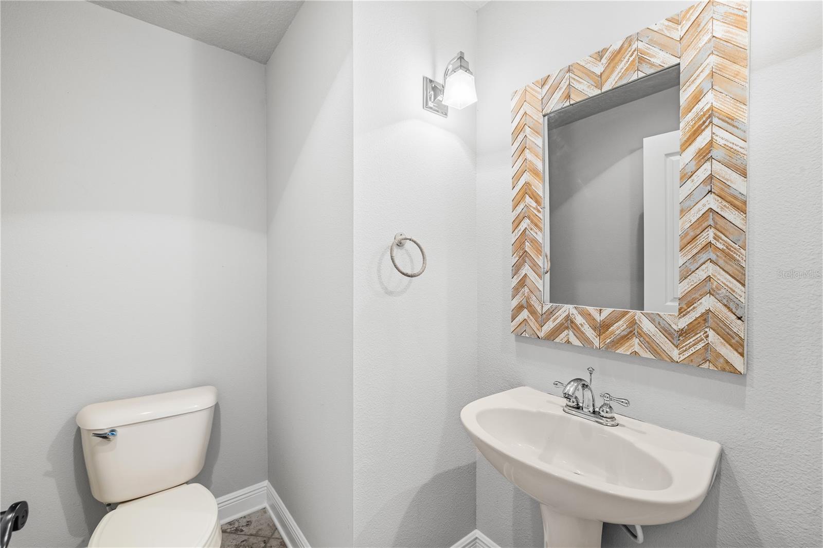 Image 29 of 58 For 5962 Fishhawk Crossing Boulevard