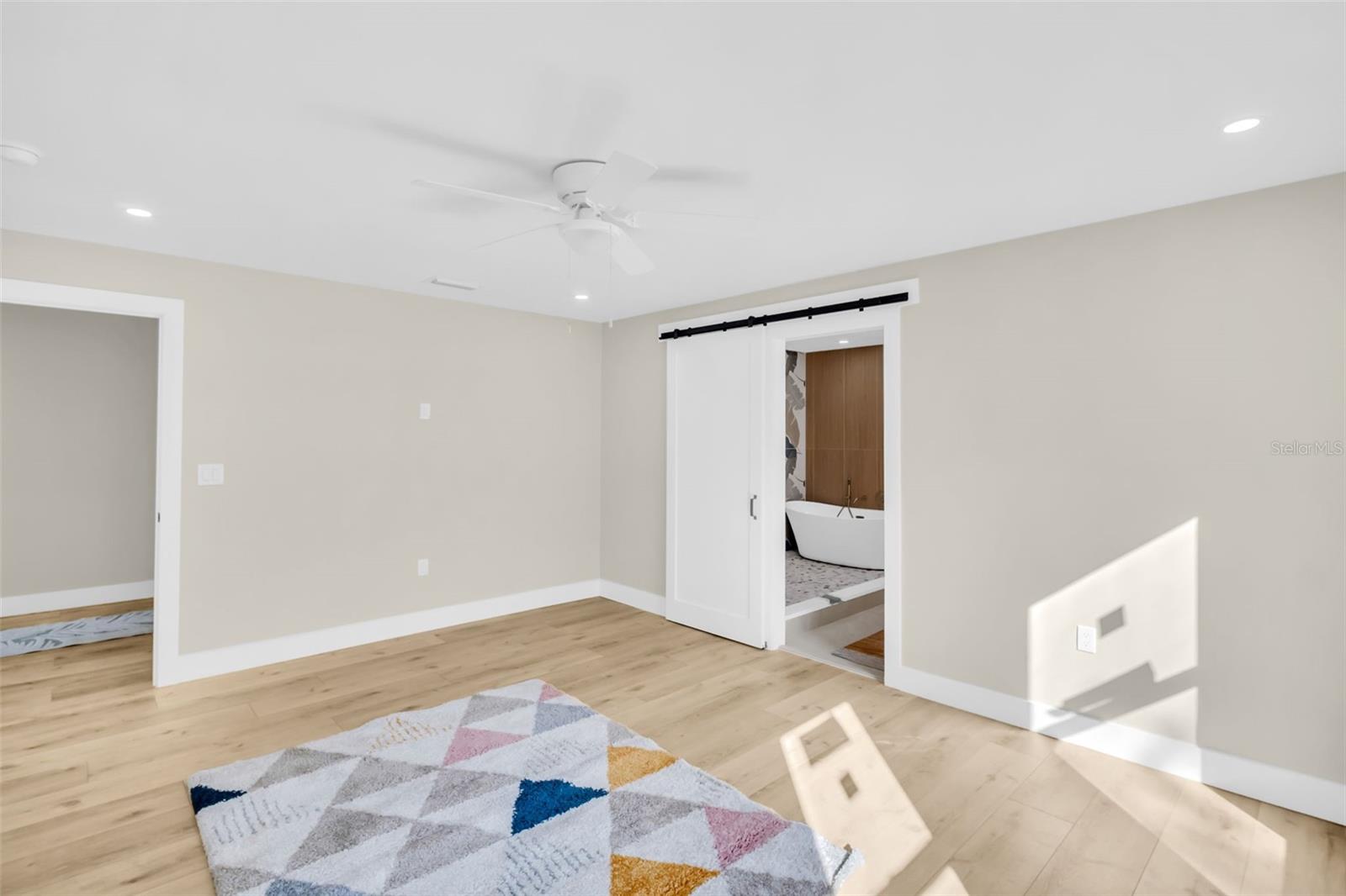 Image 10 of 47 For 2520 Southpointe Drive