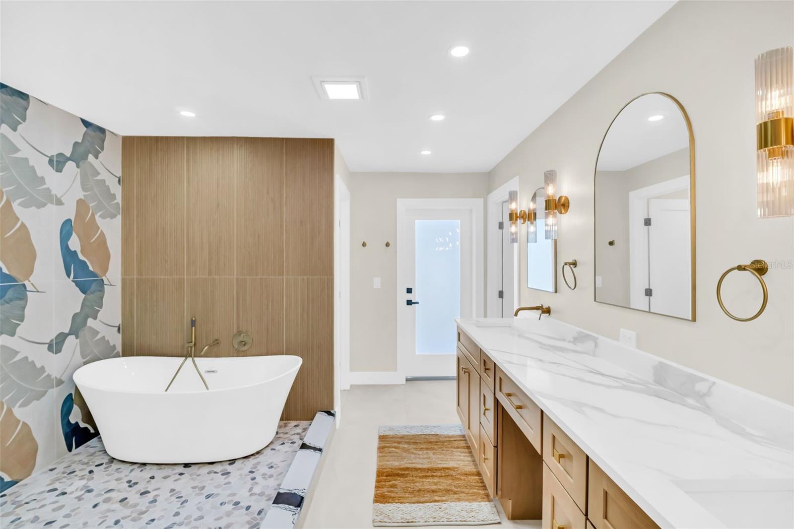 Image 11 of 47 For 2520 Southpointe Drive