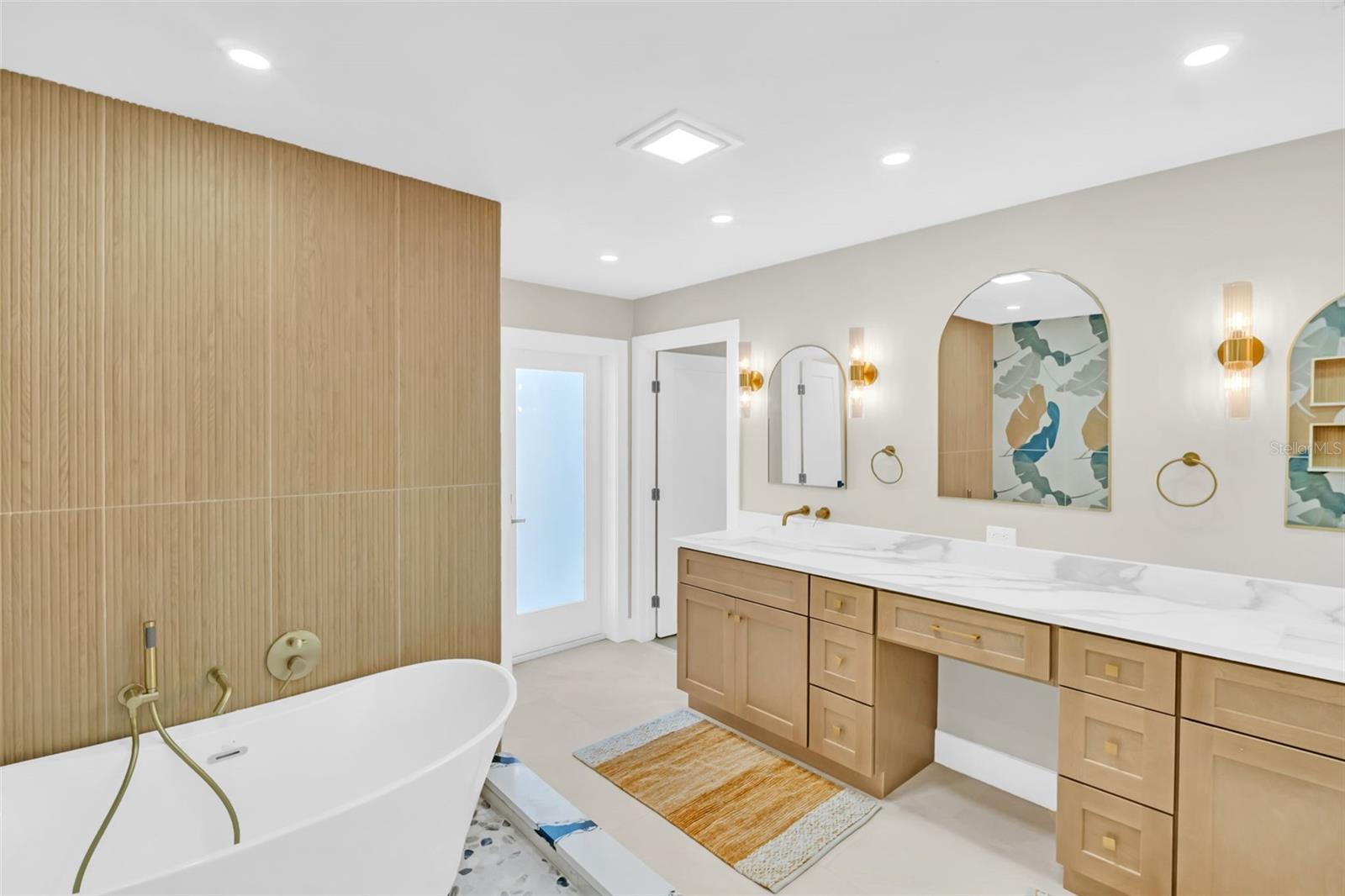 Image 13 of 47 For 2520 Southpointe Drive