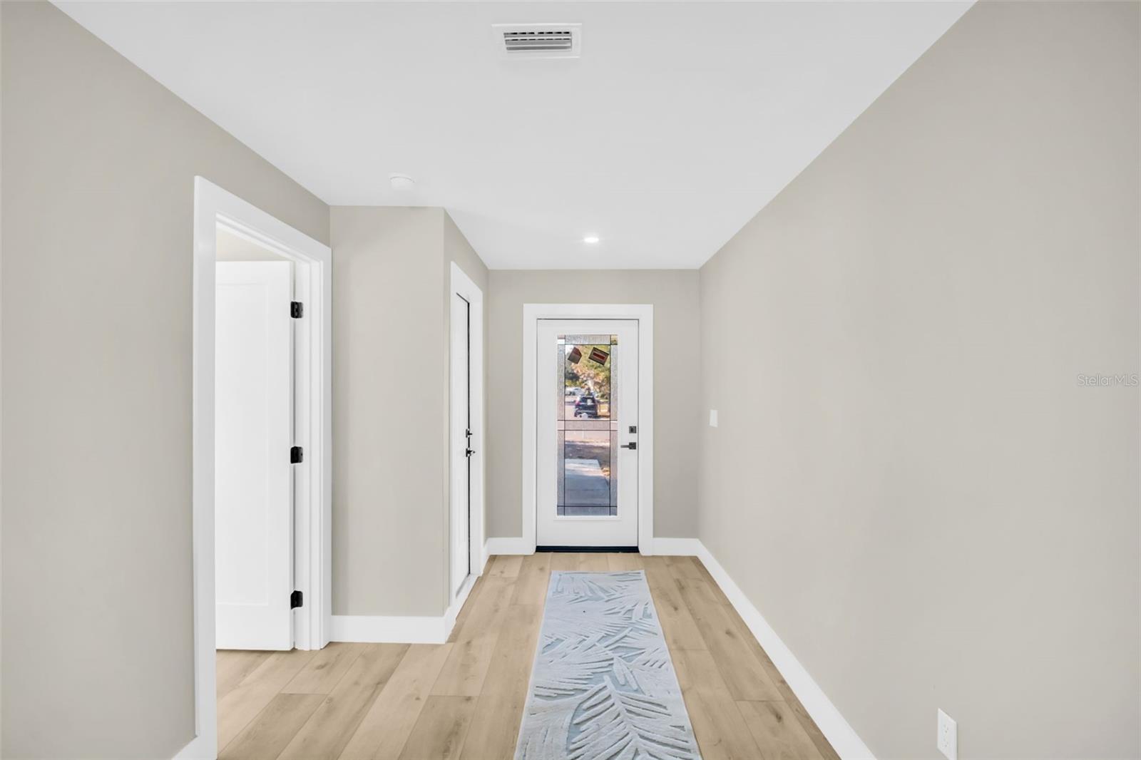 Image 17 of 47 For 2520 Southpointe Drive