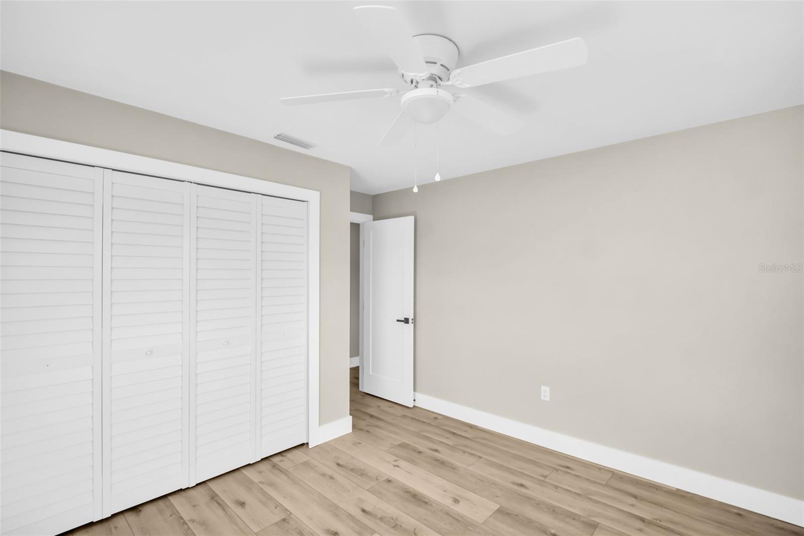 Image 22 of 47 For 2520 Southpointe Drive