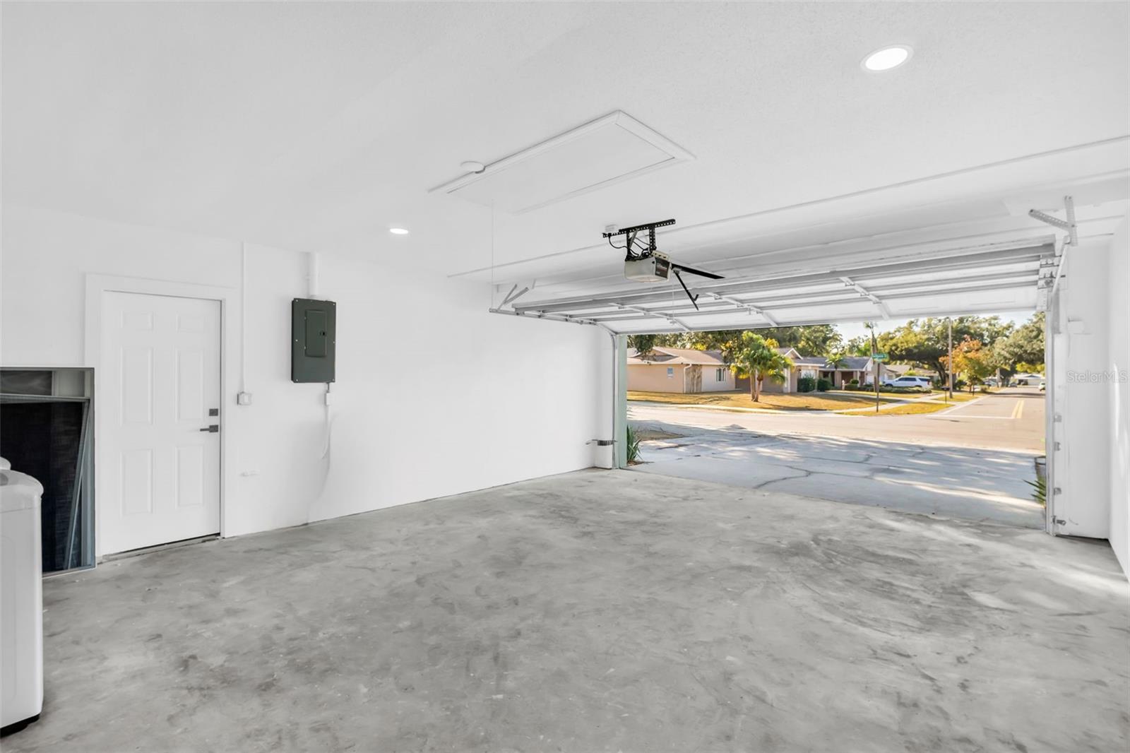 Image 34 of 47 For 2520 Southpointe Drive