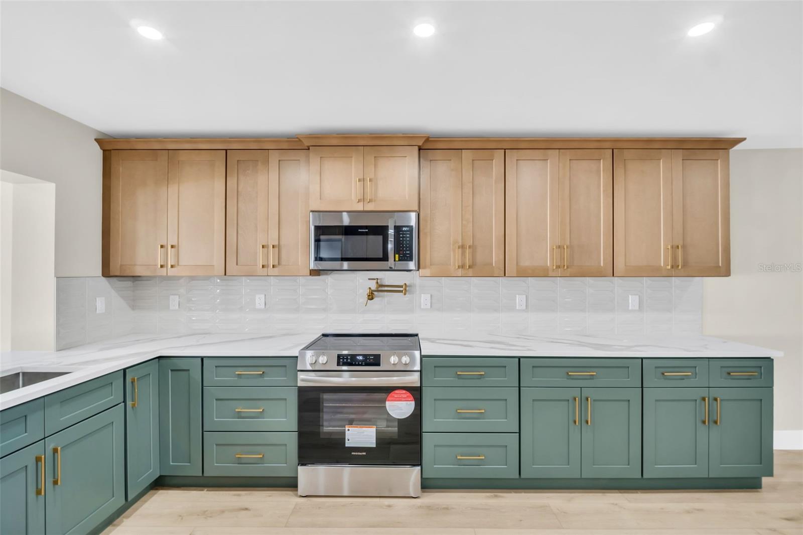 Image 6 of 47 For 2520 Southpointe Drive