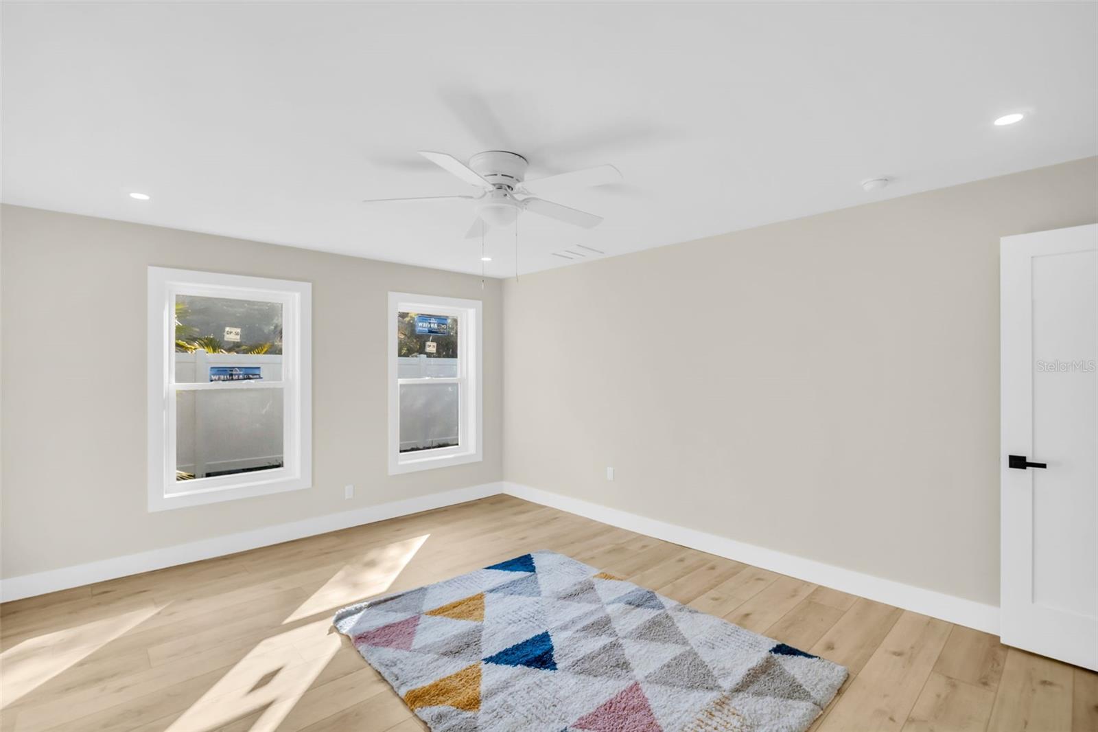 Image 9 of 47 For 2520 Southpointe Drive