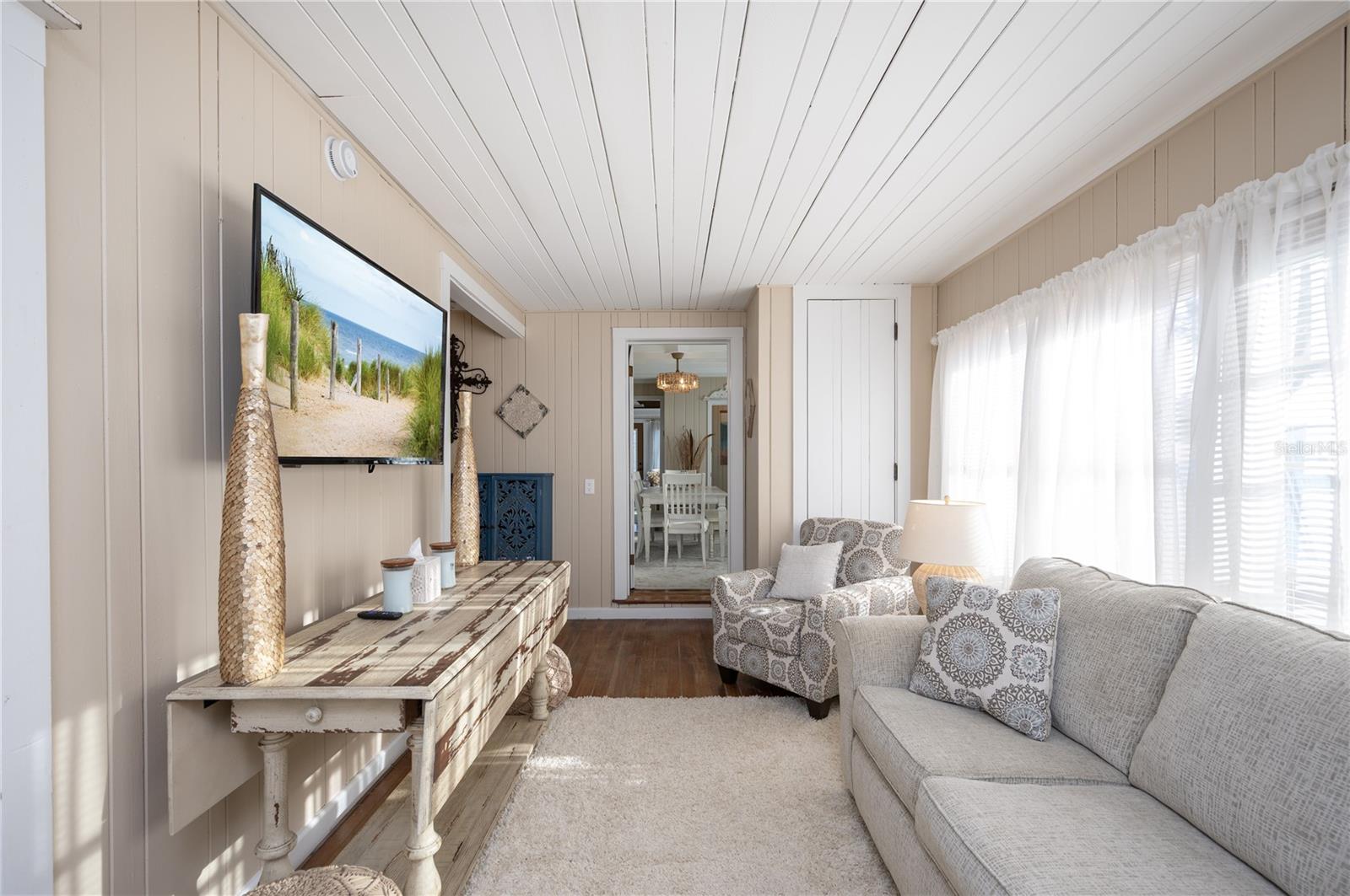 Image 14 of 47 For 117 52nd Avenue W