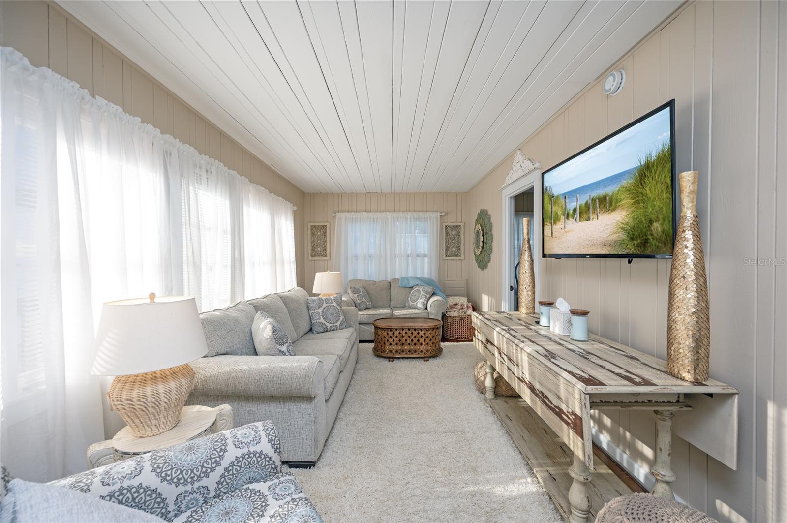 Image 15 of 47 For 117 52nd Avenue W