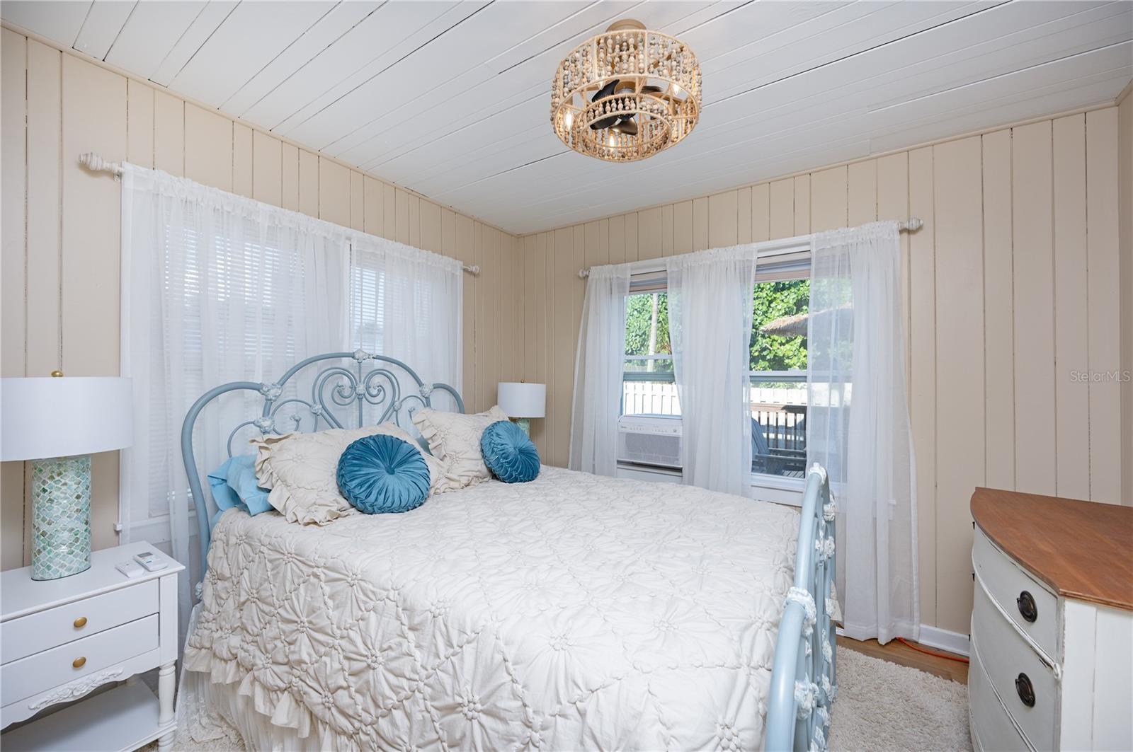 Image 18 of 47 For 117 52nd Avenue W