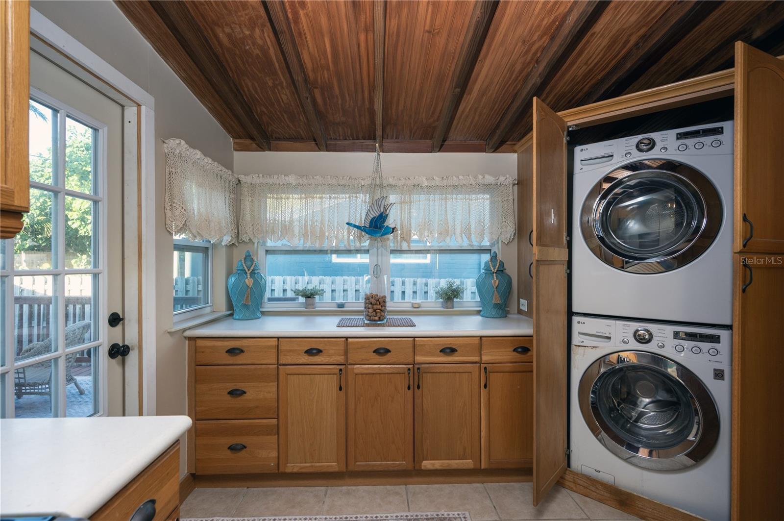 Image 22 of 47 For 117 52nd Avenue W