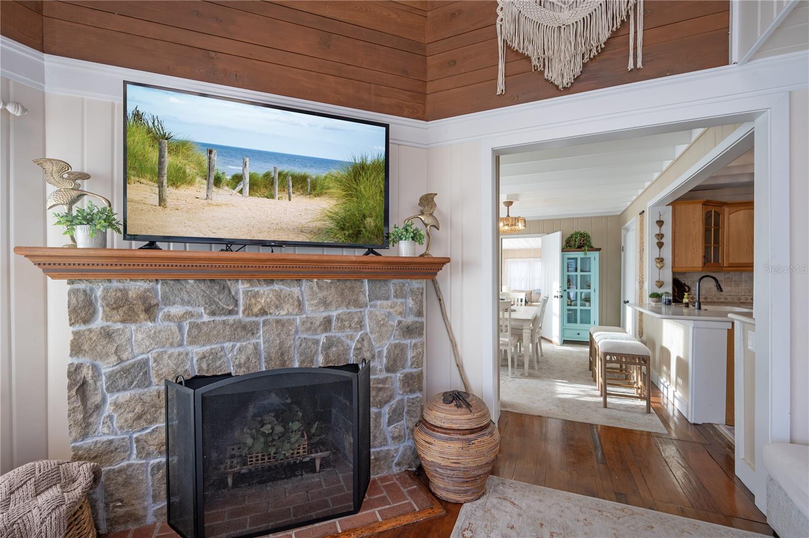 Image 6 of 47 For 117 52nd Avenue W