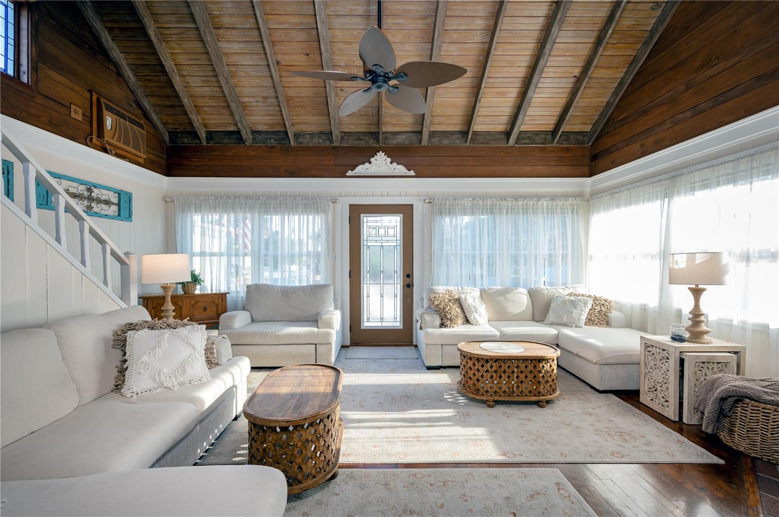 Image 8 of 47 For 117 52nd Avenue W