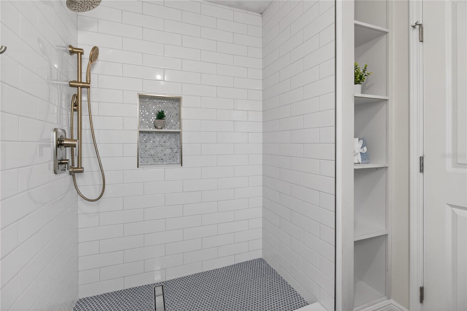 Image 16 of 43 For 5035 93rd Avenue N